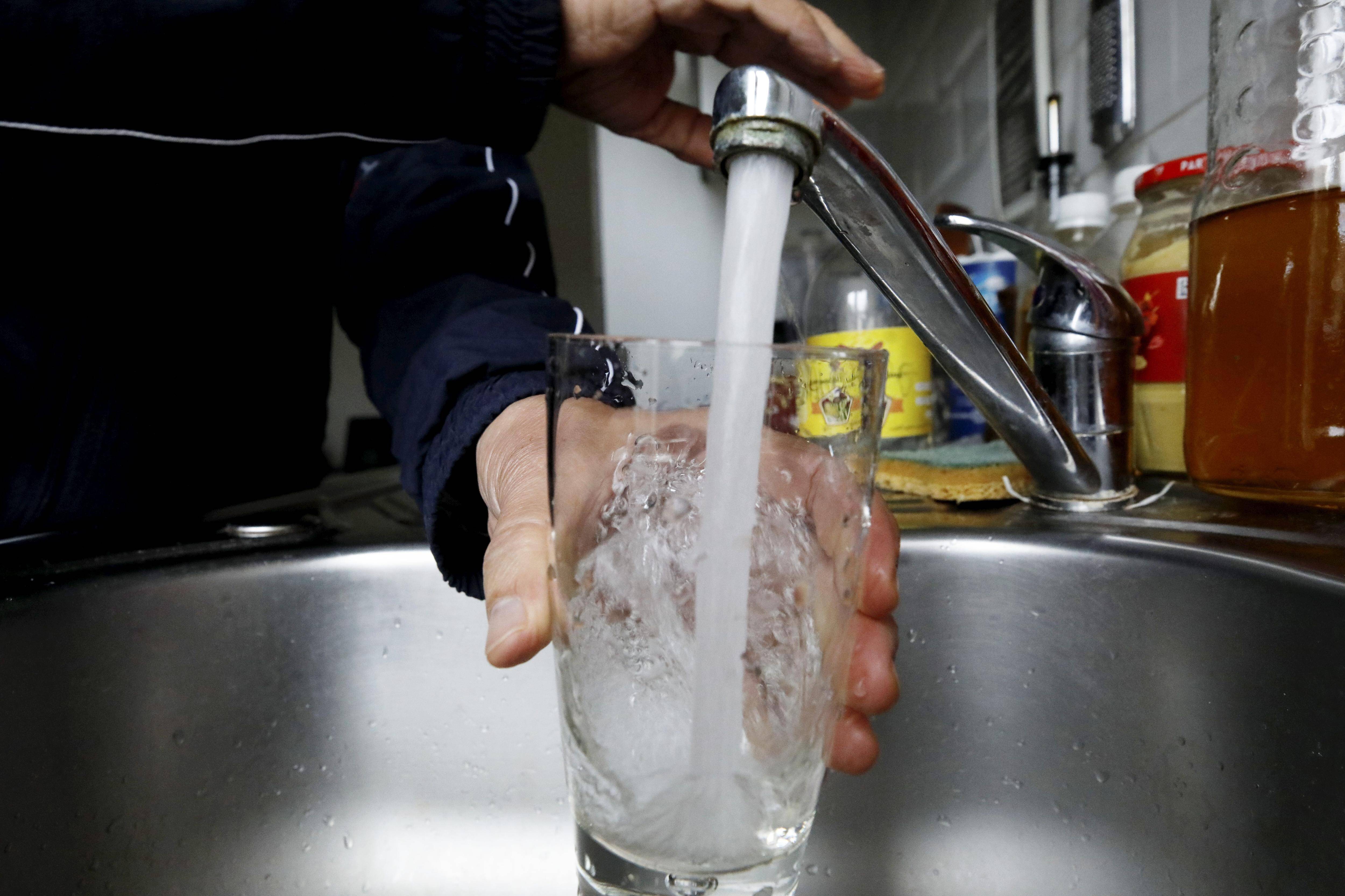 Graves dysfonctionnements sur le réseau, une distribution de bouteilles envisagée... L'eau du robinet impropre à la consommation à Saint-Maximin