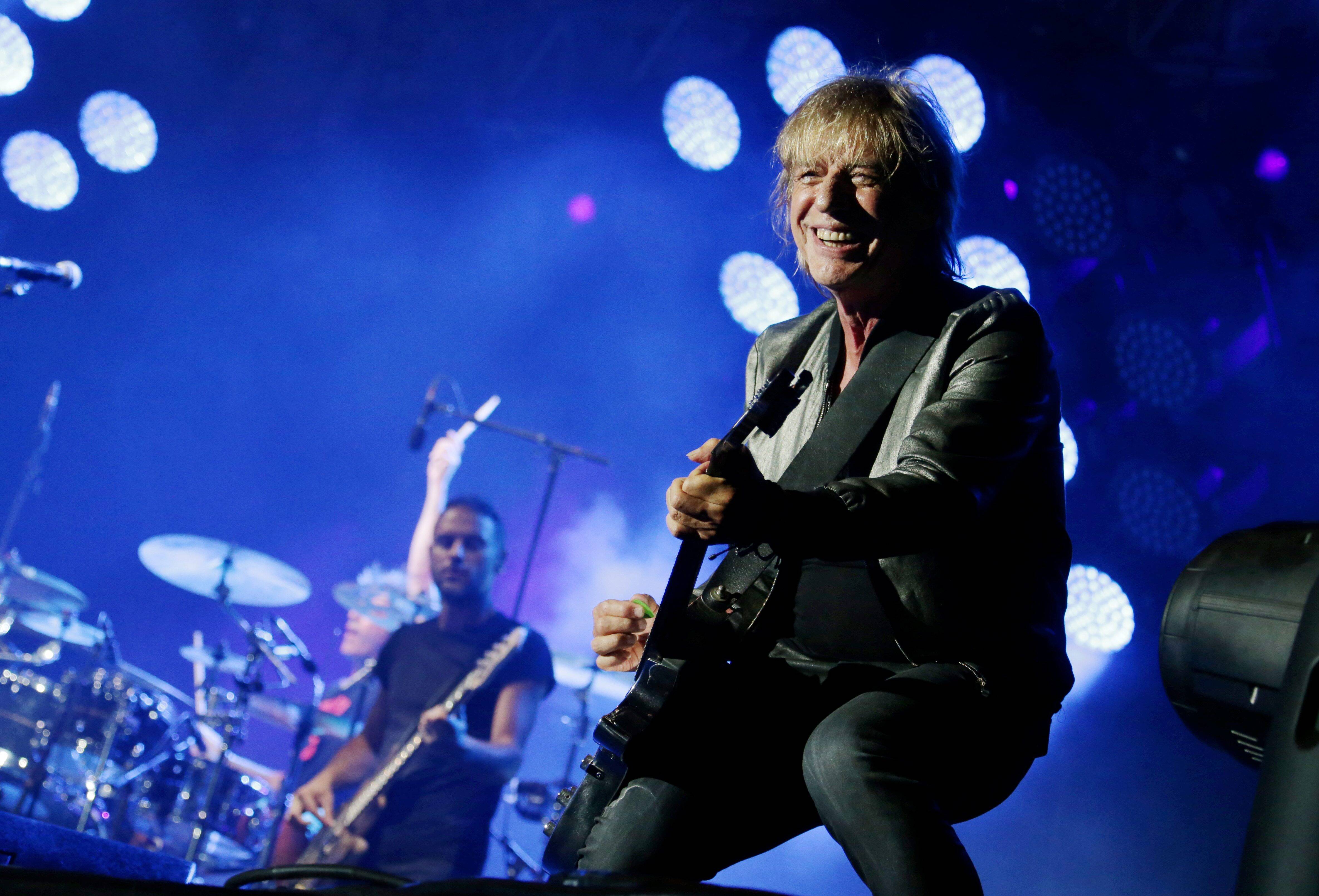 "Je suis sorti de chez le médecin et une voix m'a dit: 'la mer va te guérir'": Jean-Louis Aubert très en forme avant son concert à Nice ce samedi