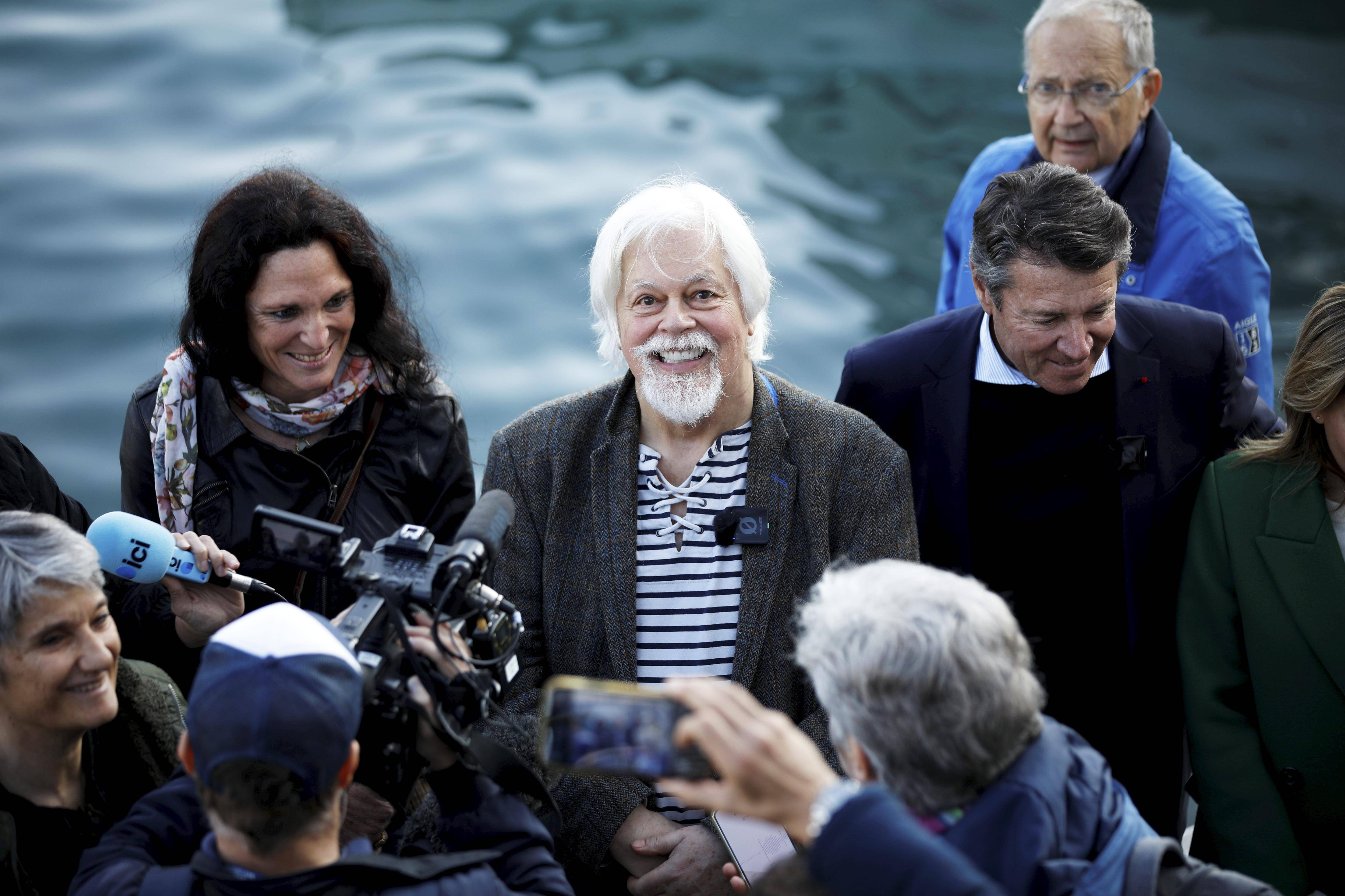 Paul Watson, le sauveur de "65 000 baleines", était ce vendredi à Nice: on vous explique pourquoi