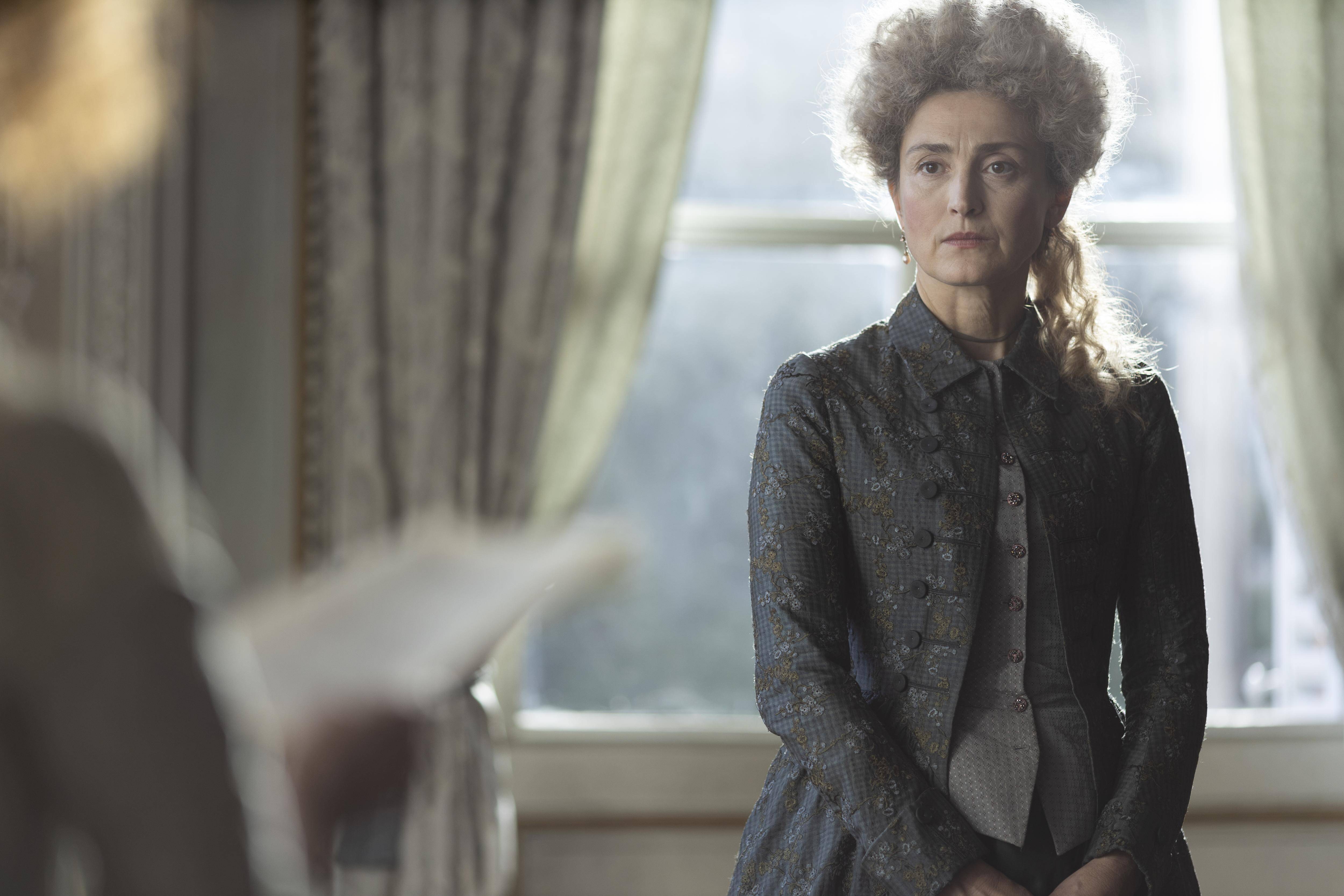 "Olympe de Gouges est en moi": Julie Gayet campe la pionnière du féminisme sur France 2