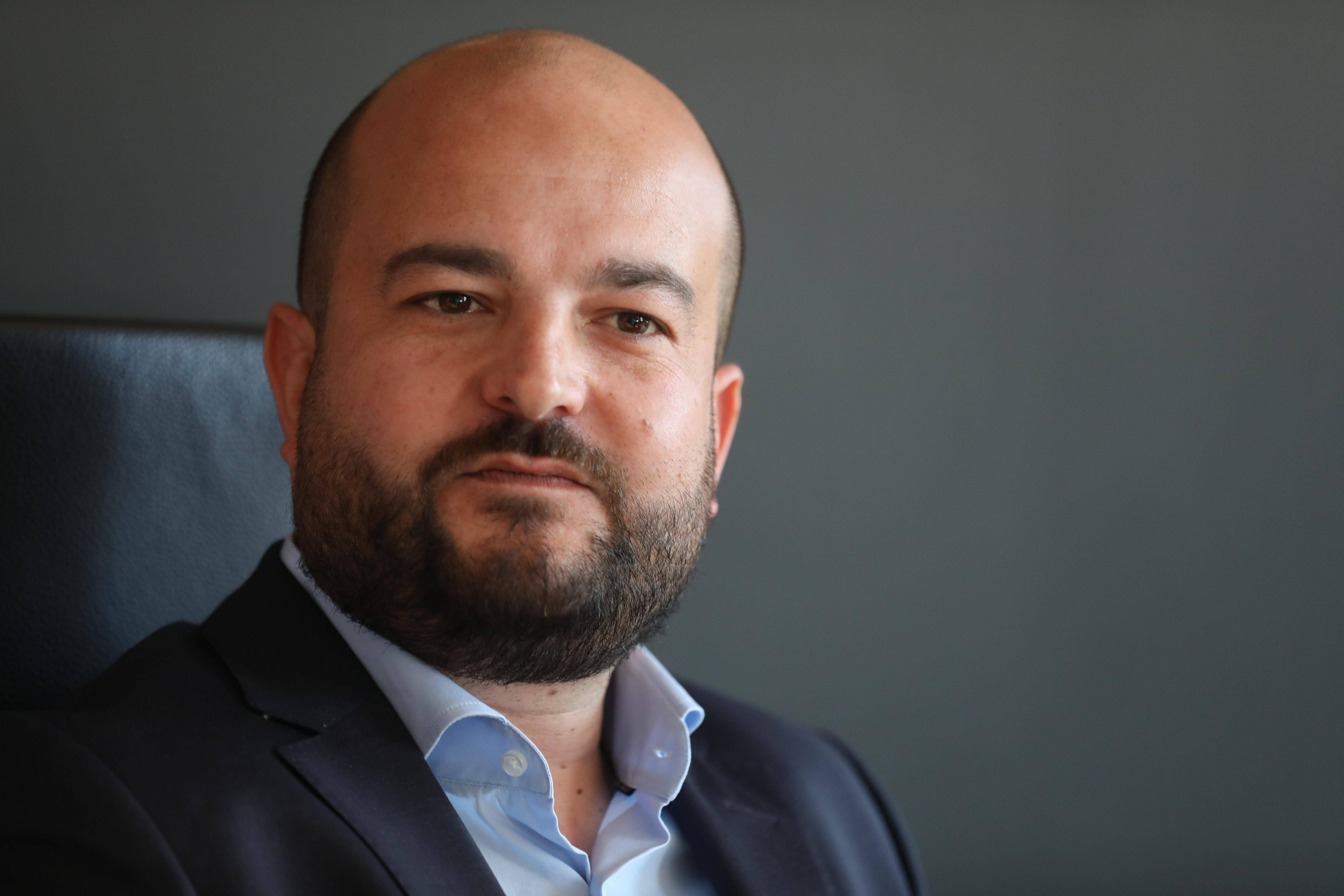 "Un véritable harcèlement médiatique": David Rachline réagit à la perquisition menée au sein de sa mairie et charge la journaliste à l'origine des révélations