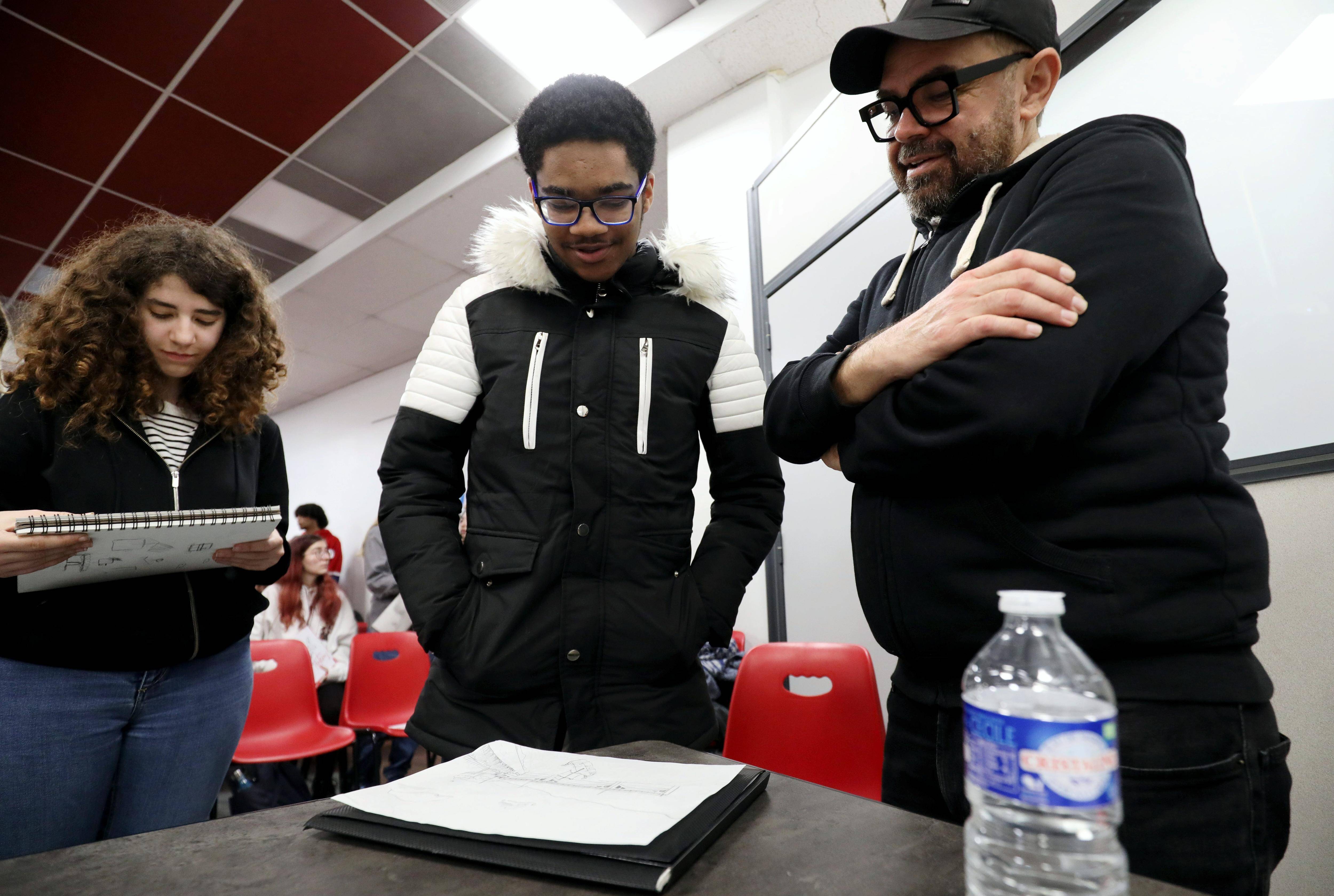 "On peut être nul à l'école et très bon autre part": le message du réalisateur de "Sous la Seine" (qui a cartonné sur Netflix) à des élèves niçois