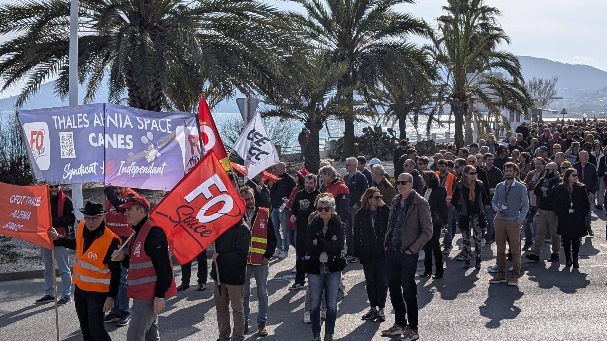 A Cannes, les salariés de Thales Alenia Space ont manifesté pour faire valoir leurs revendications