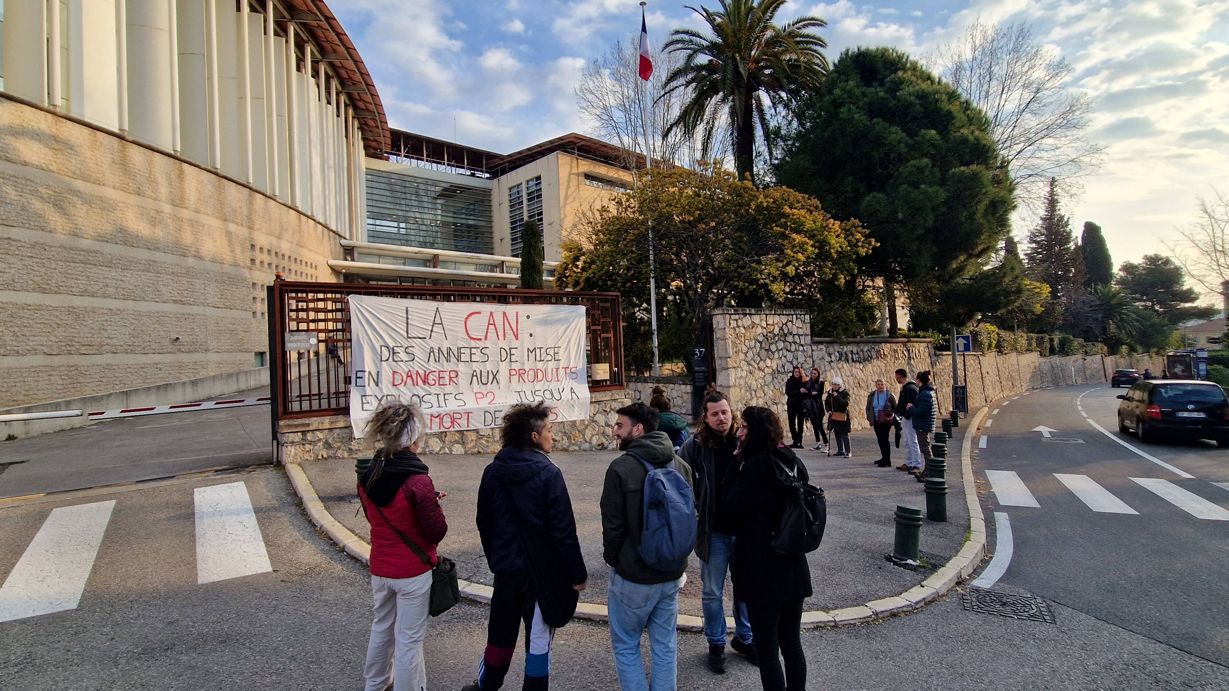 "Pourquoi mon fils est mort pour gagner sa vie": devant le tribunal, la douleur d'une mère qui a perdu son enfant dans un accident du travail