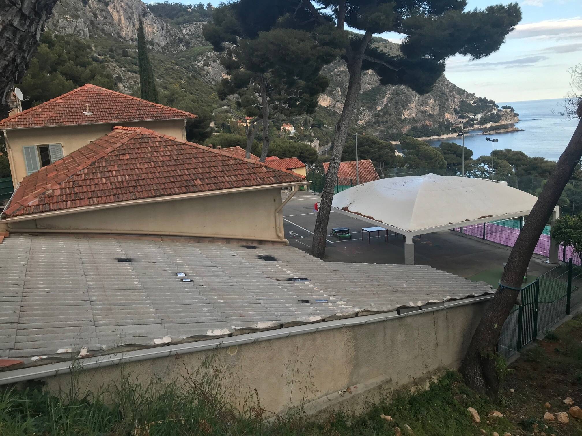 Projet immobilier, disparition du terrain de tennis, compétence du Sivom... le maire d'Eze, Stéphane Cherki échange avec ses administrés du bord de mer