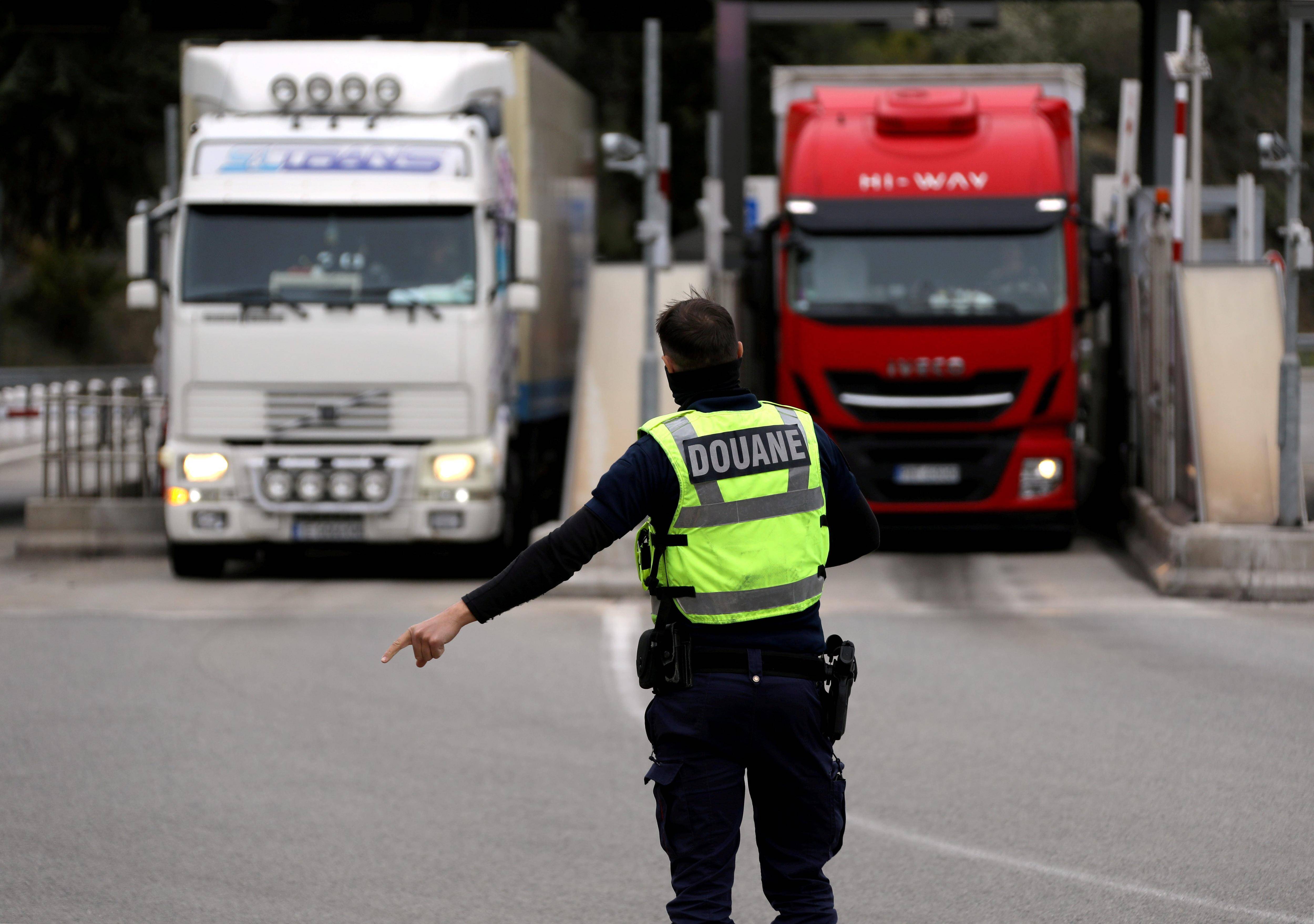 Il avait pris la fuite alors que les douaniers contrôlaient son véhicule: sept kilos de cocaïne saisis au péage du Capitou sur l'A8