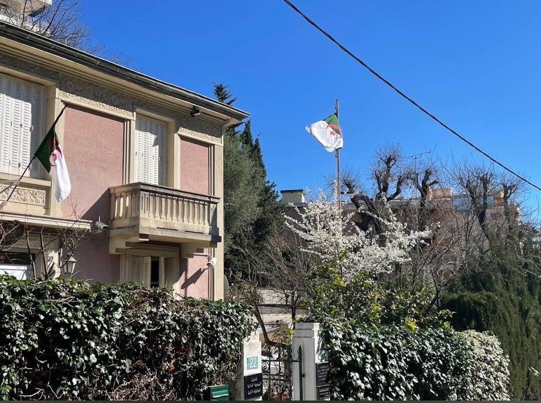 Tensions France-Algérie: le consulat d'Algérie à Nice rompt ses relations avec la Ville