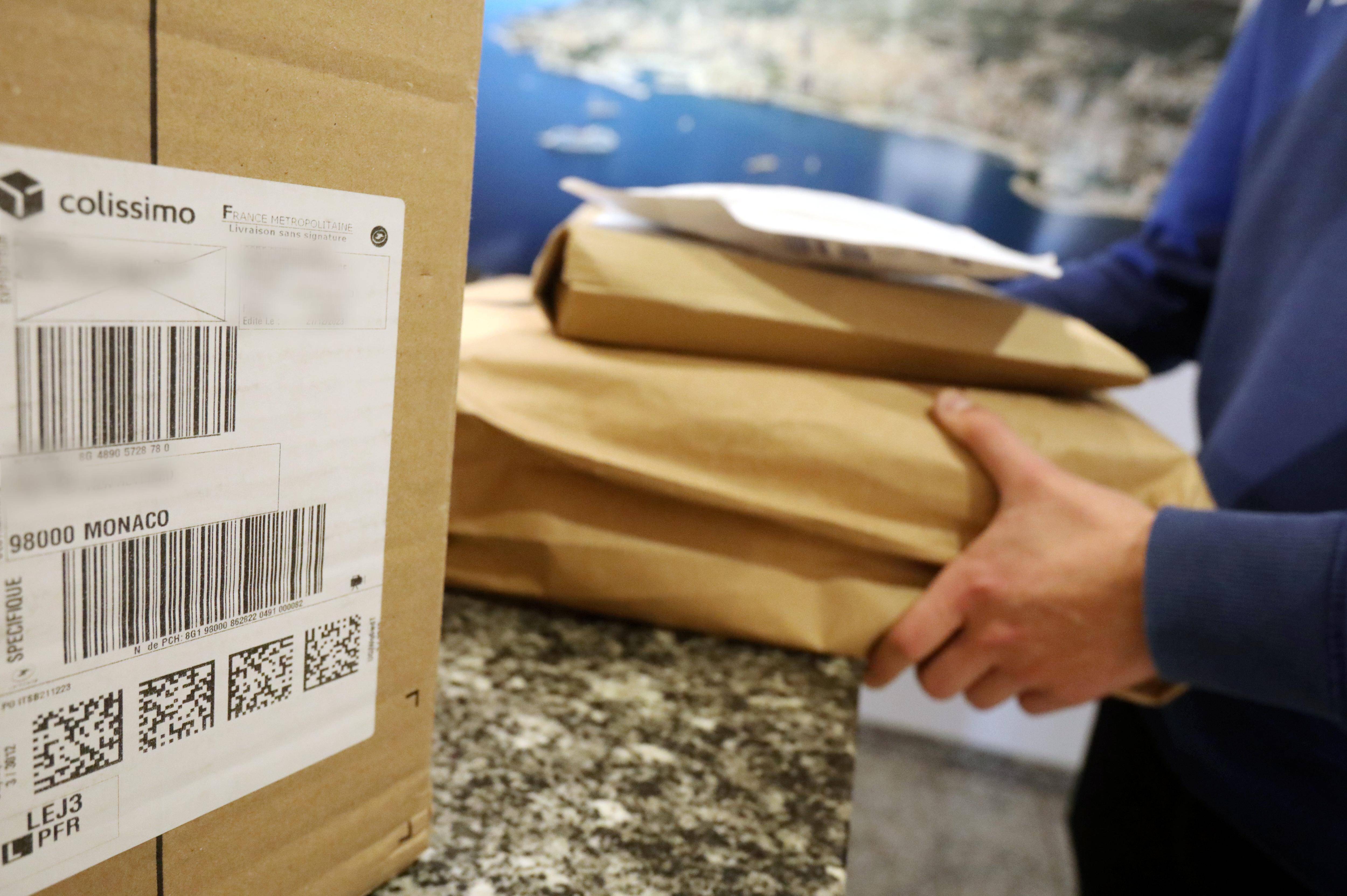 Pour piéger le destinataire, un policier se déguise en livreur et livre 1 kg de cannabis à Antibes