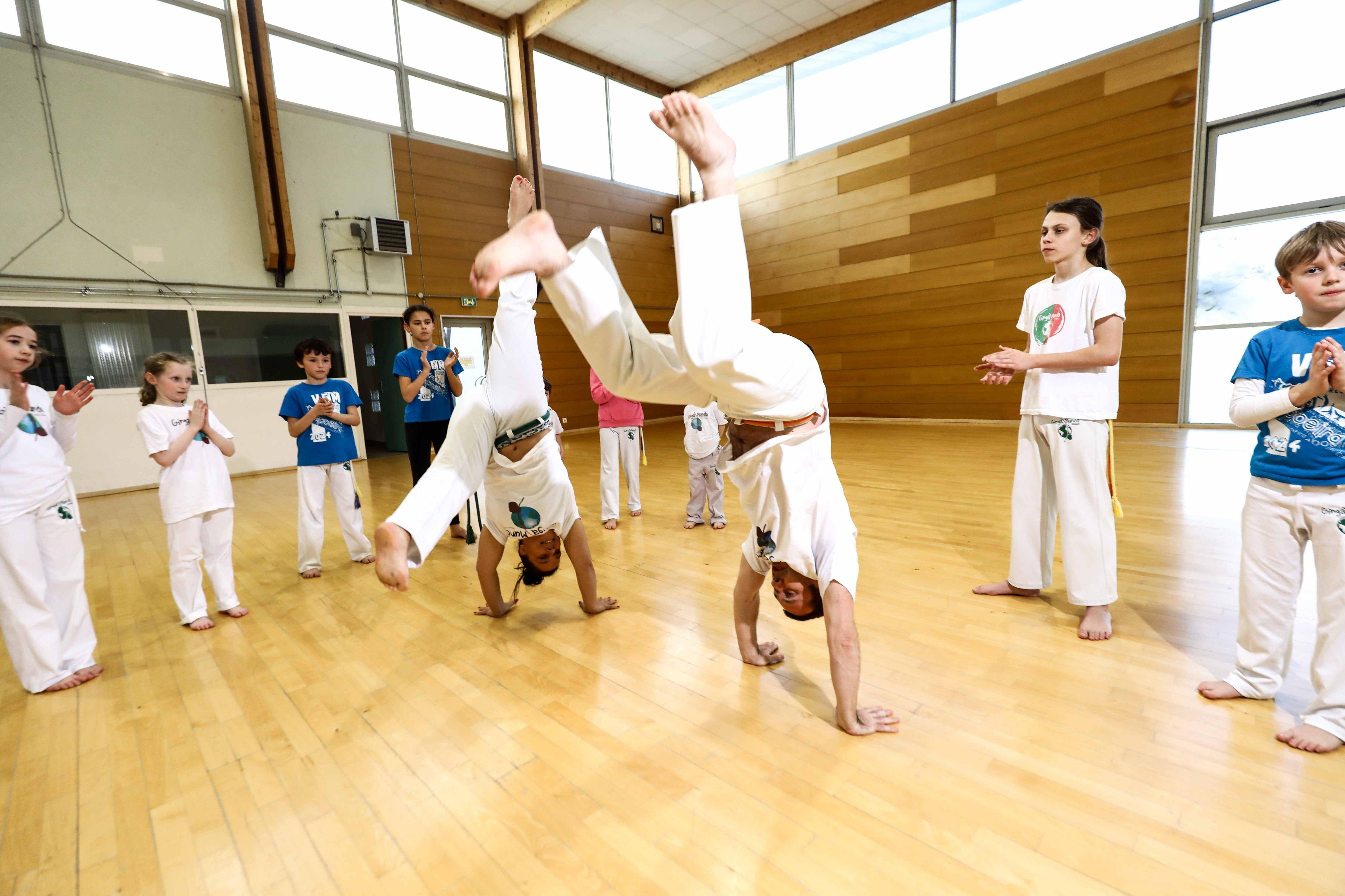 "N'importe qui peut en faire!": entrez dans la ronde des capoeiristes à La Crau