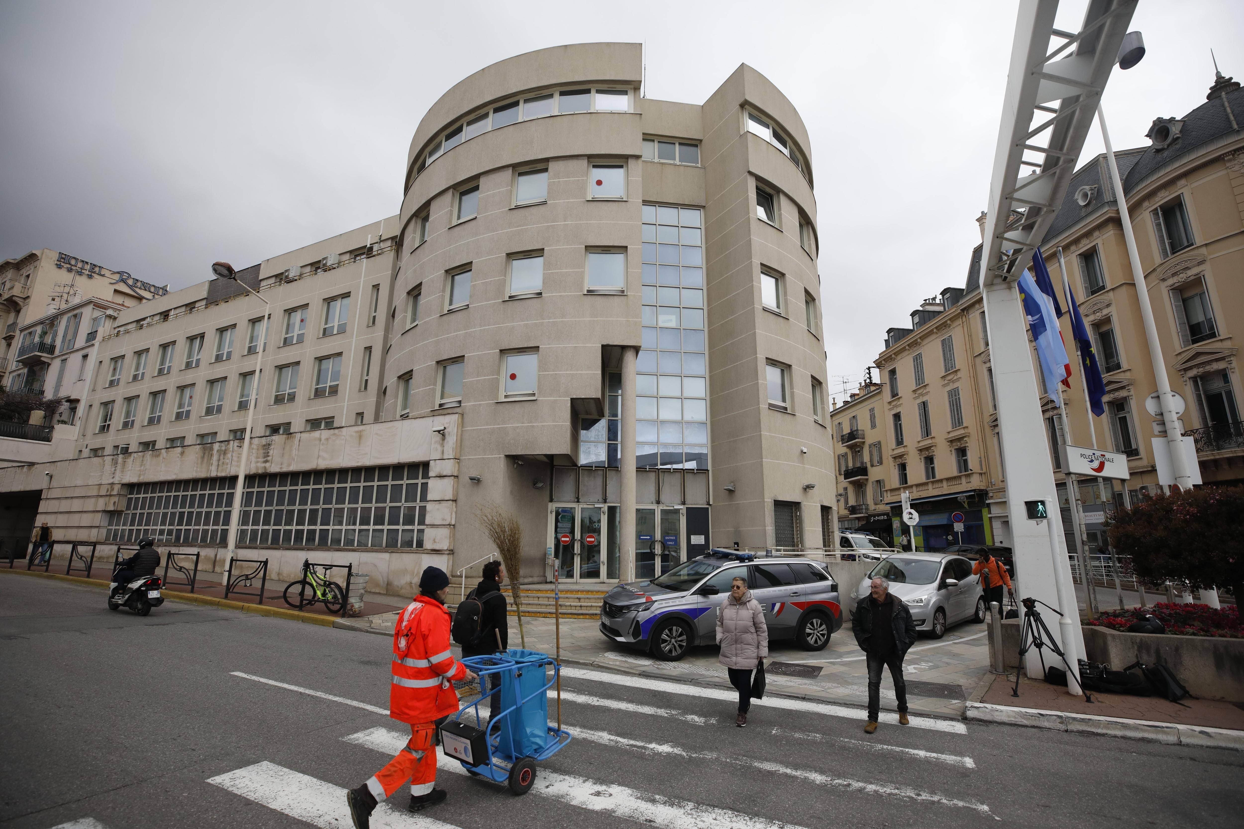 Qui est Youssef M., l'assaillant qui a attaqué au couteau trois policiers ce samedi à Cannes?