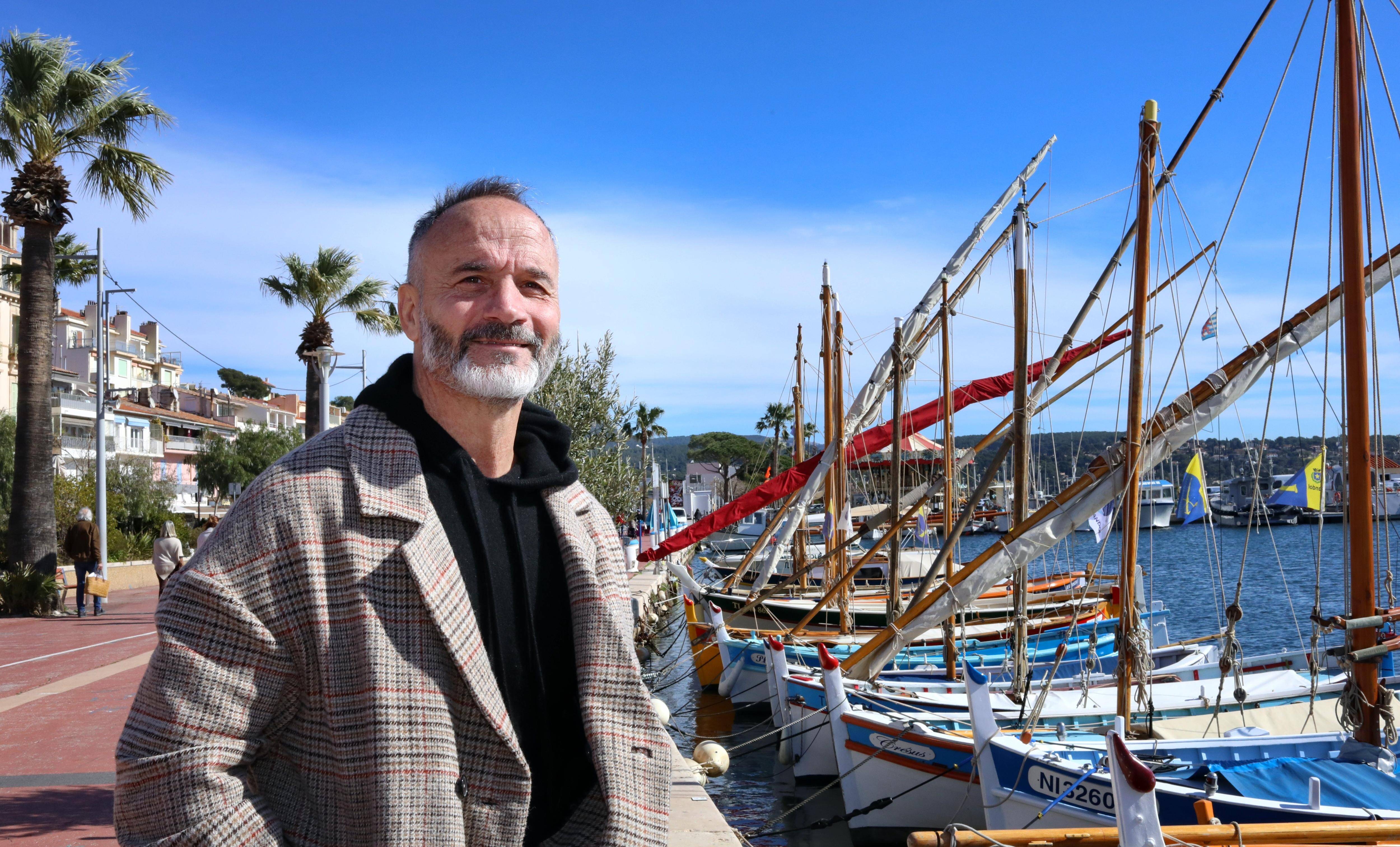 Des terrains de foot aux scènes musicales, la nouvelle vie de l'ancien international Eric di Meco