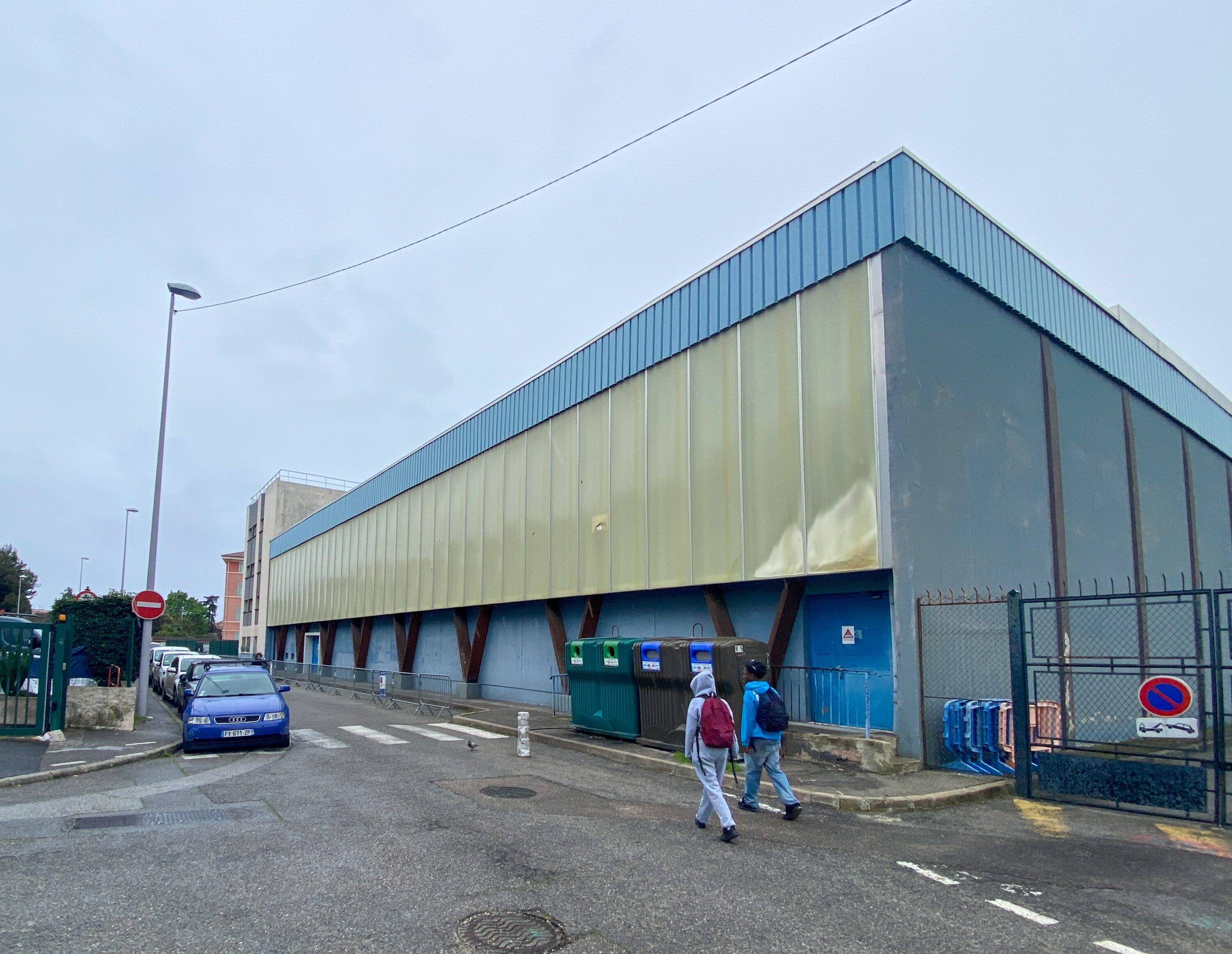 Un sexagénaire aborde des filles à la sortie d'un collège azuréen et leur propose de monter chez lui, une enquête ouverte