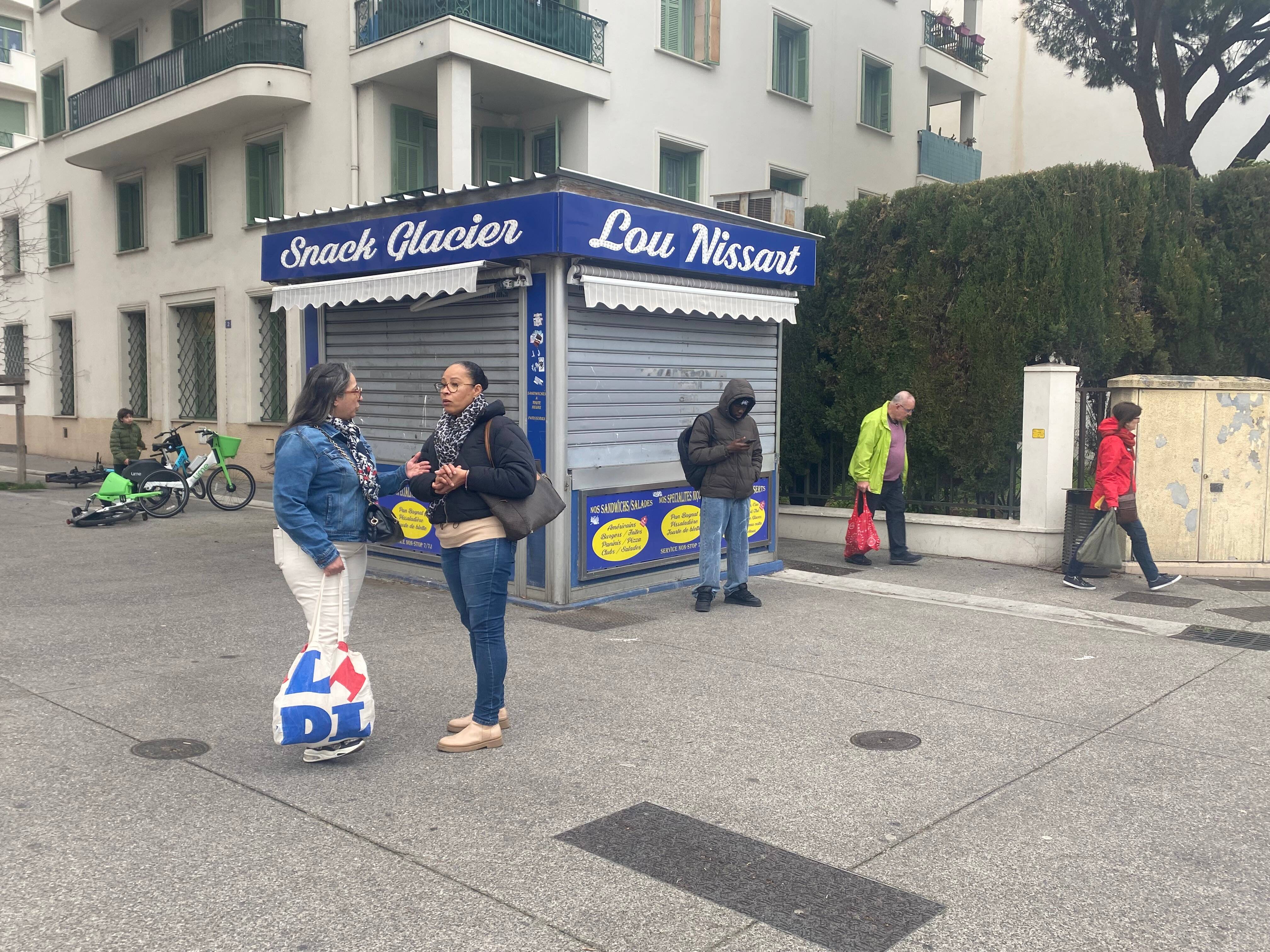 La fin des pans bagnats et près de 30 000 euros de dettes... Le repreneur du célèbre kiosque "Félix" à Nice a coulé