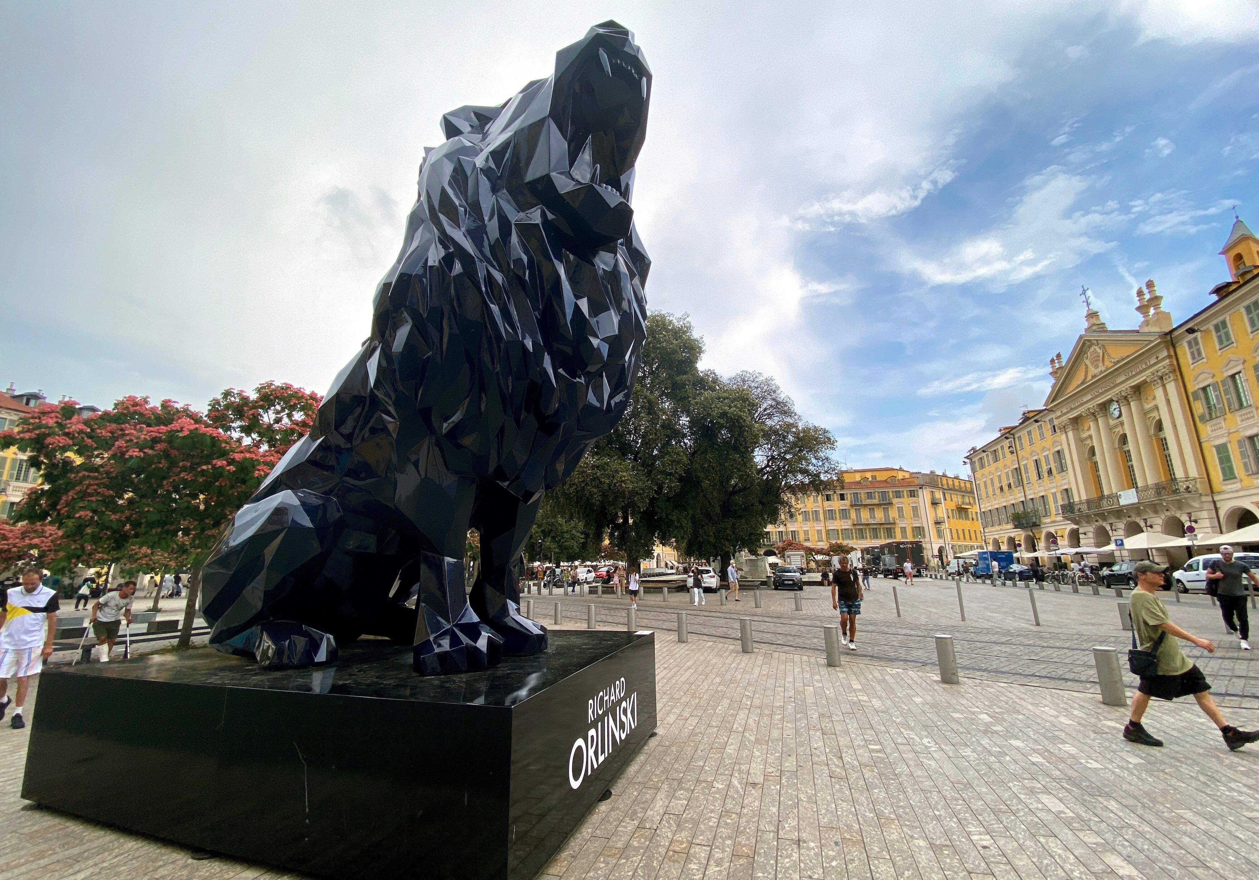 Nouvelle perquisition en mairie de Nice: les enquêteurs s'intéressent aux sculptures d'Orlinski exposées par la ville