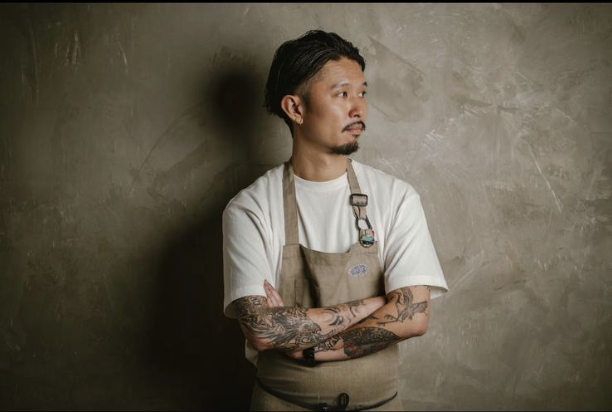 "Menu des copains", produits japonais mêlés à la cuisine française: un chef réputé s'installe aux fourneaux de cette auberge de l'arrière-pays de Nice