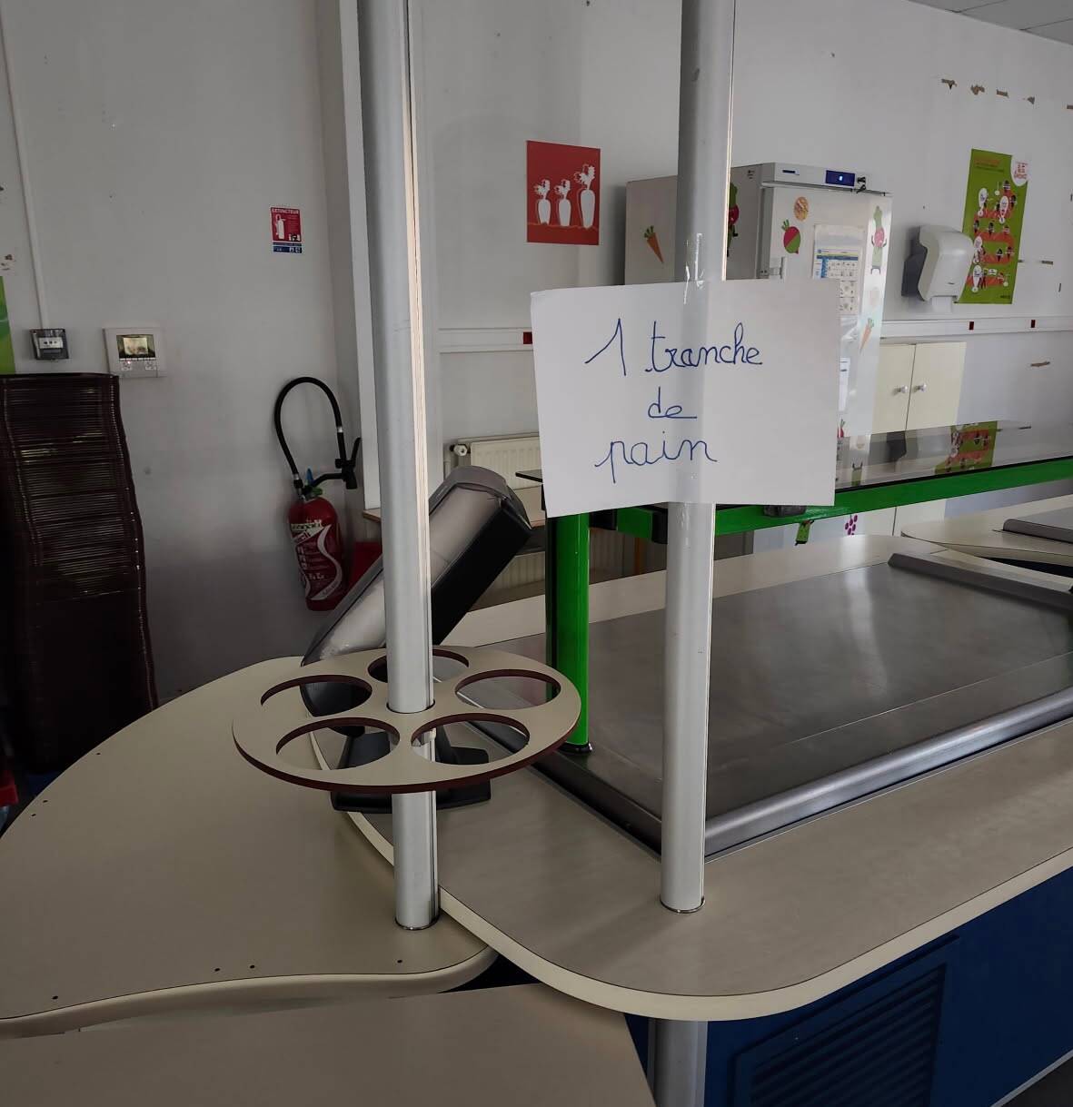 "Les enfants ont faim": à Grasse des centaines de parents d'élèves dénoncent des repas insuffisants dans les cantines des écoles