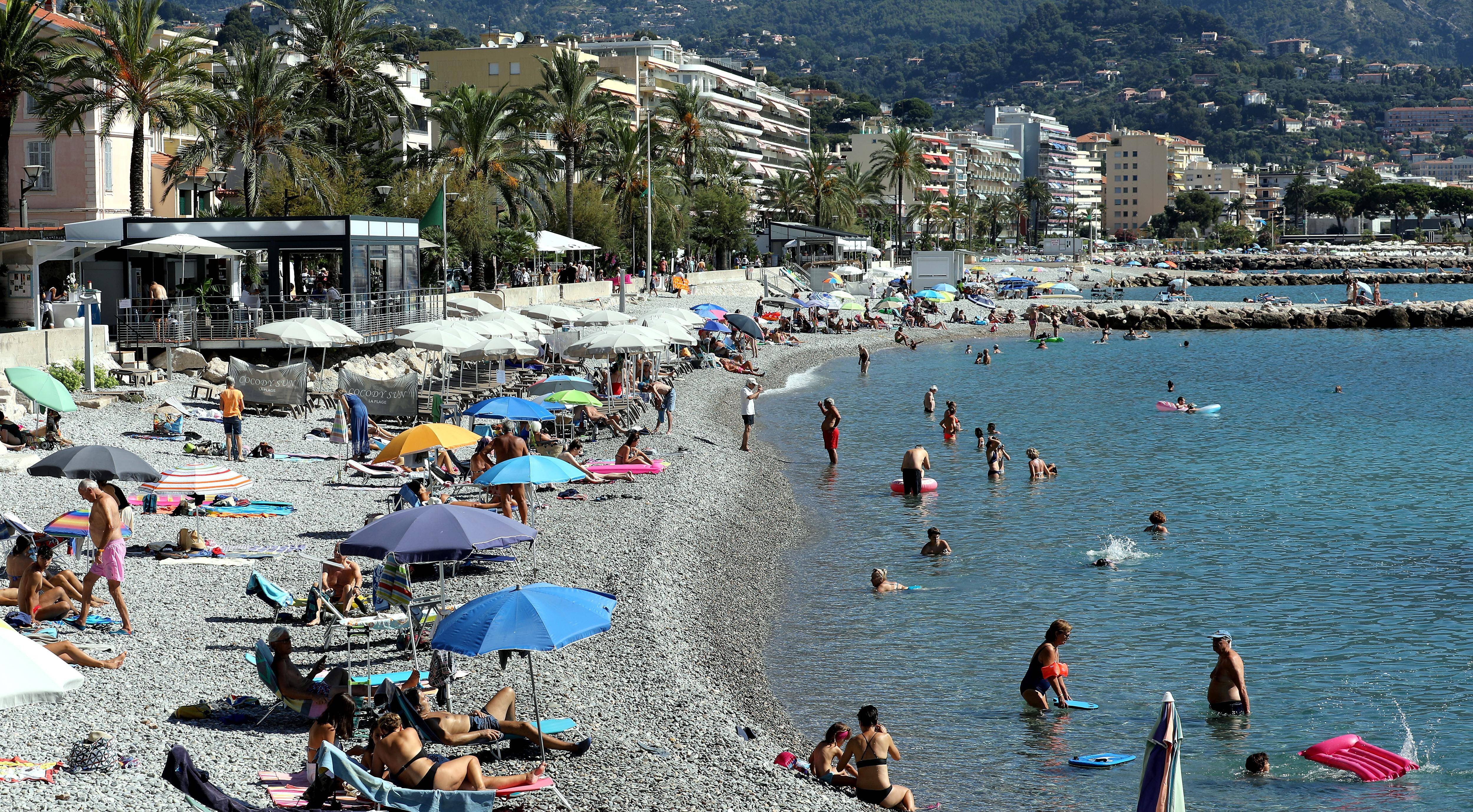 Transats, loisirs et restauration... Petits changements à l'horizon pour les plages de Carnolès à Roquebrune-Cap-Martin