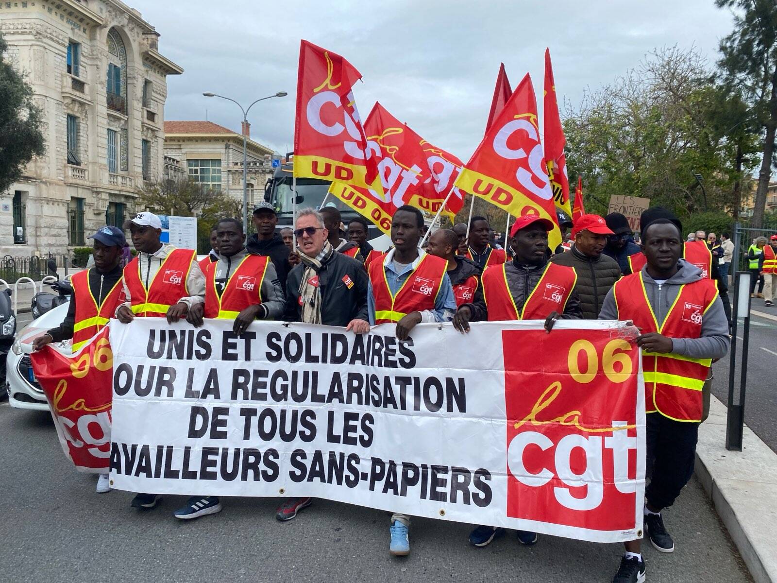 Marche "contre le racisme et le fascisme": plusieurs centaines de personnes défilent à Nice