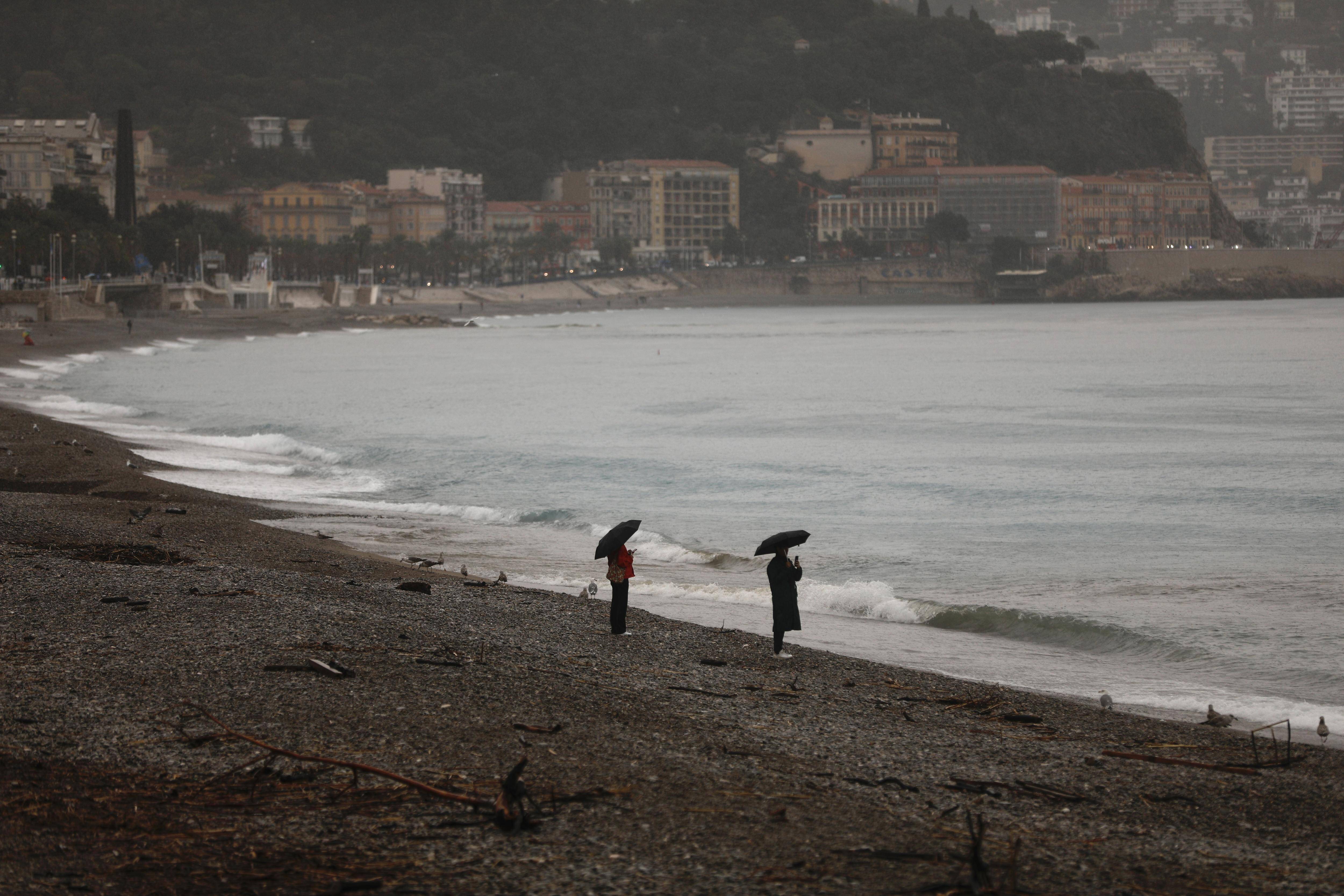 Dix jours de pluie en deux semaines, près de 150mm d'eau... Est-ce normal qu'il pleuve autant dans les Alpes-Maritimes?