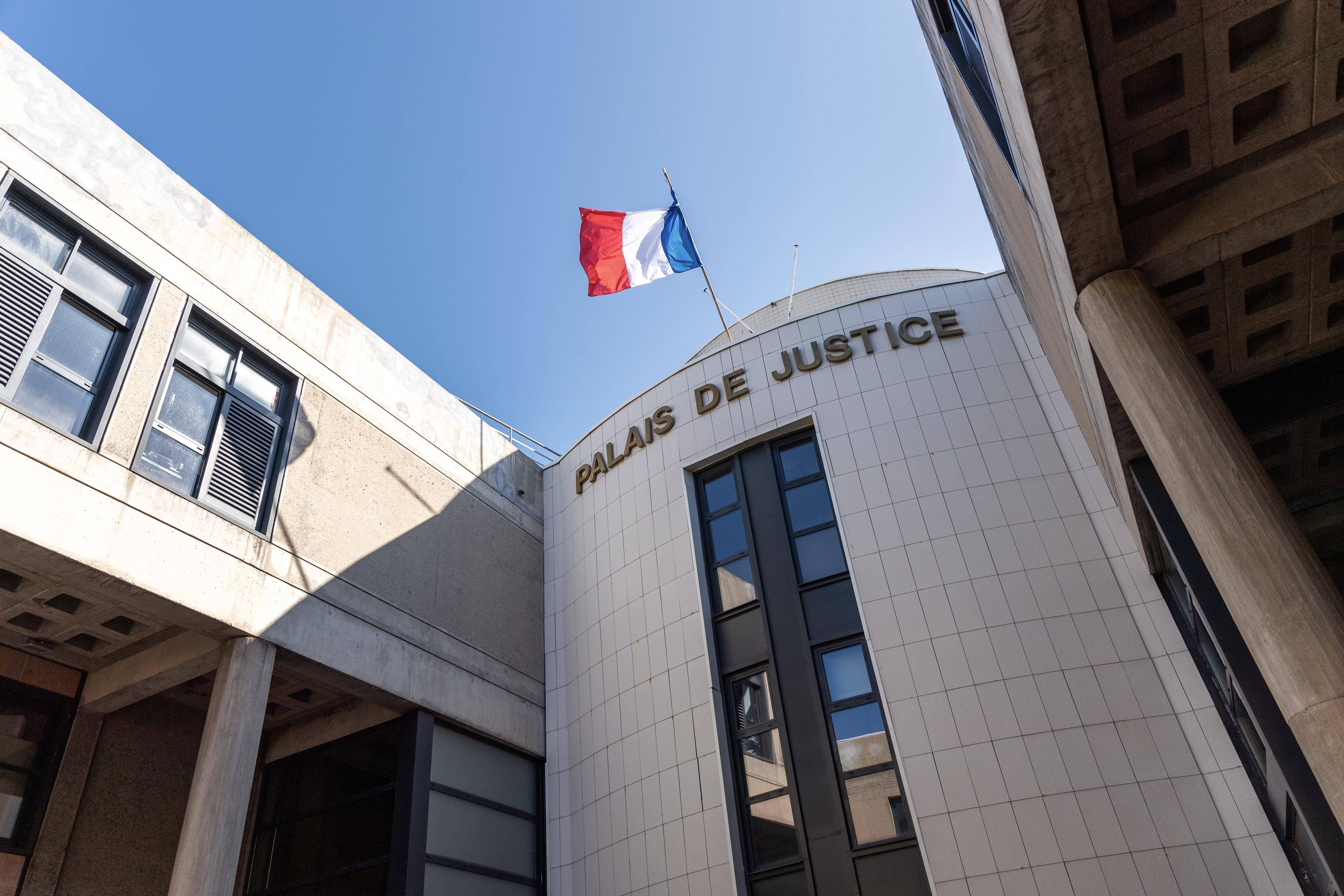 Dans le Var, il proposait ses filles "en vente" sur WhatsApp: un père de famille condamné pour pédophilie