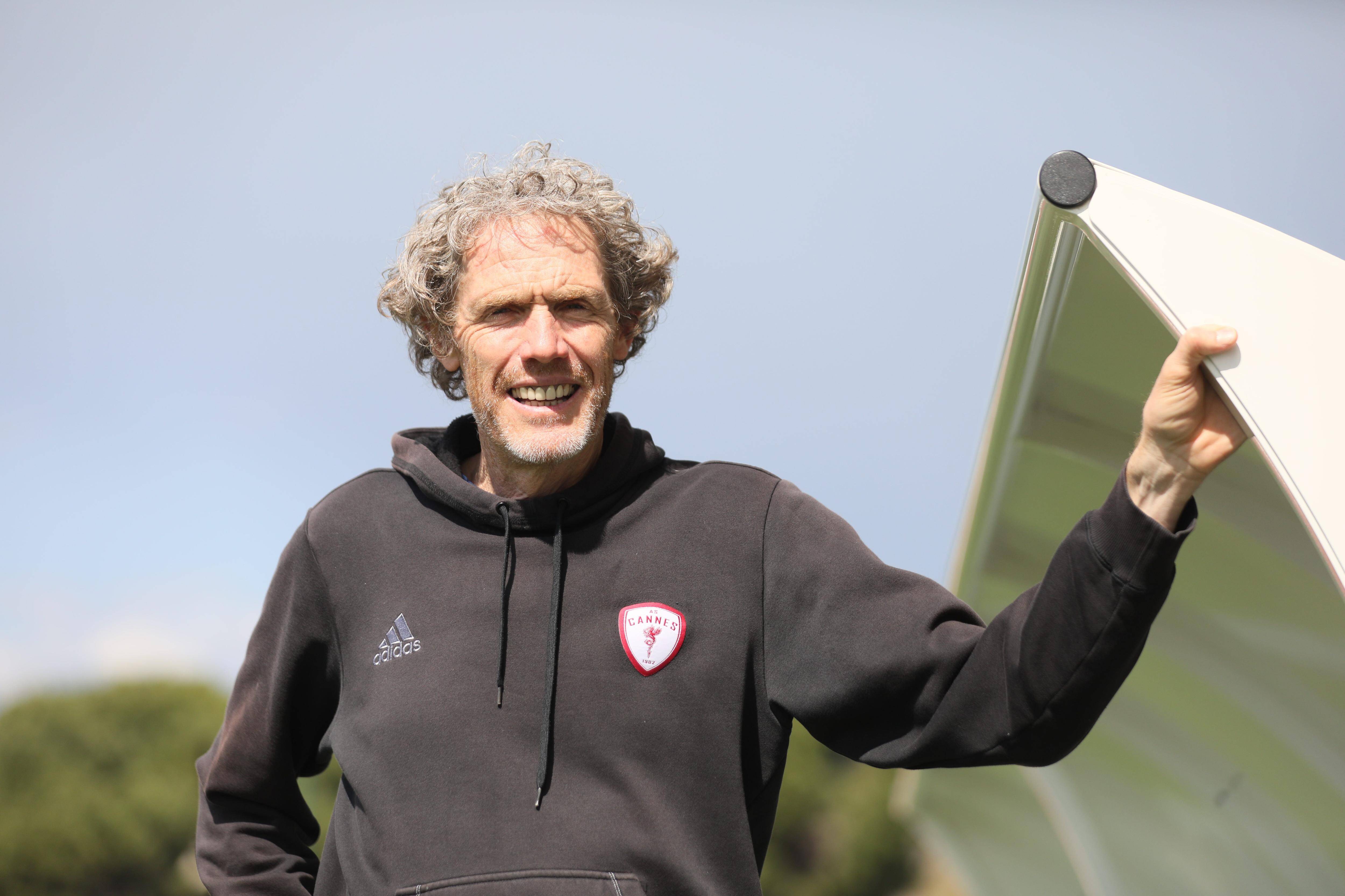 "Donner du rêve aux supporters": on vous raconte qui est Damien Ott, l'entraîneur de l'AS Cannes qui affronte Reims en Coupe de France