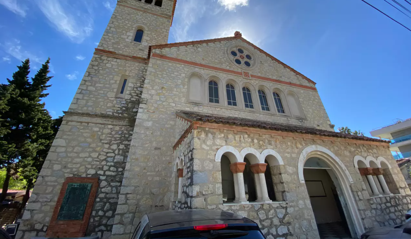 La Ville revend la majorité des terrains achetés 4,5 millions d'euros il y a quelques mois au cap d'Antibes... Que se passe-t-il autour de la chapelle Saint-Benoît?