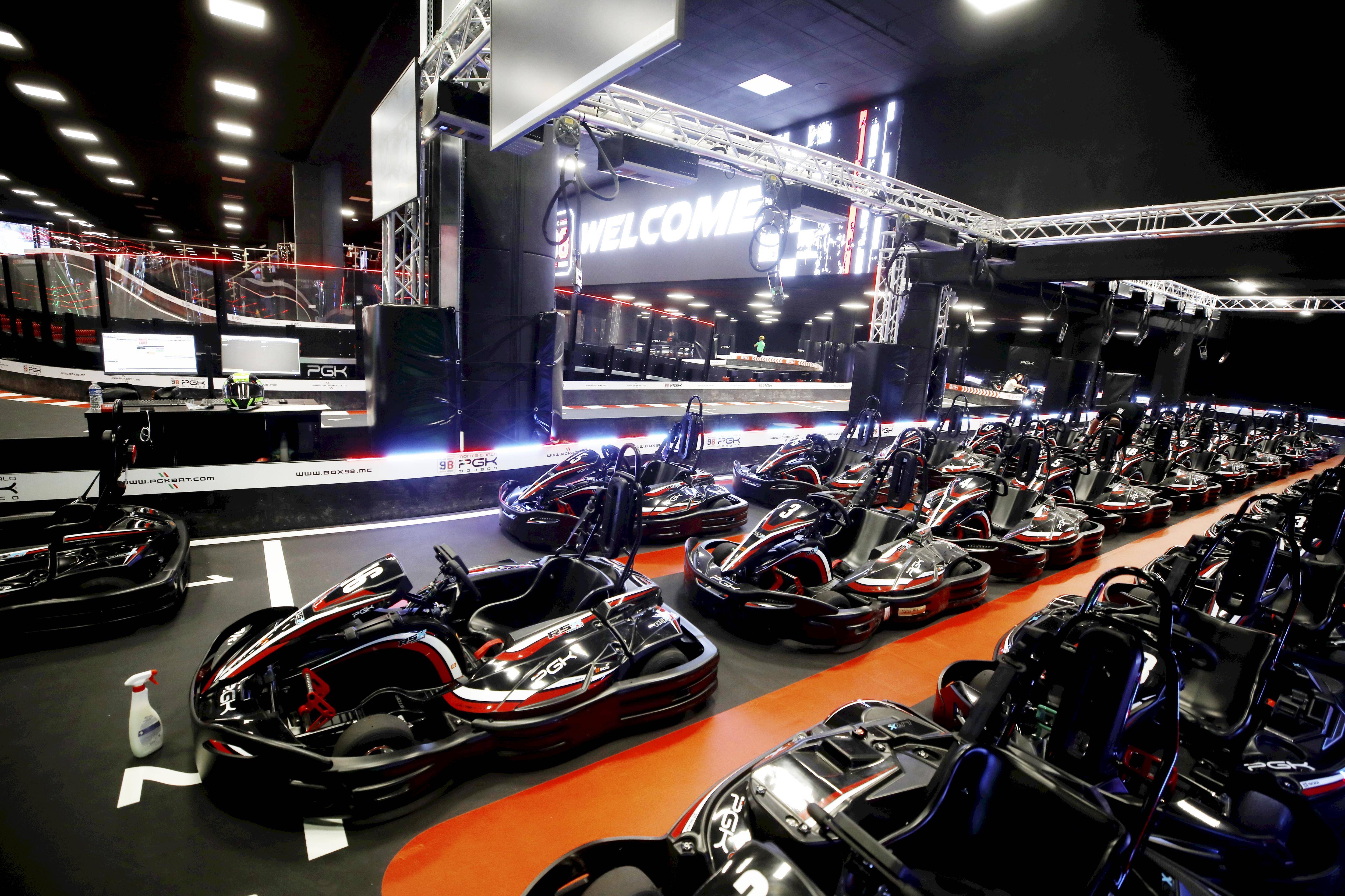 Karting, bowling, bornes d'arcade, karaoké... on a visité le nouvel espace loisirs de 4.700 m2 à Monaco et on vous détaille offre et tarifs