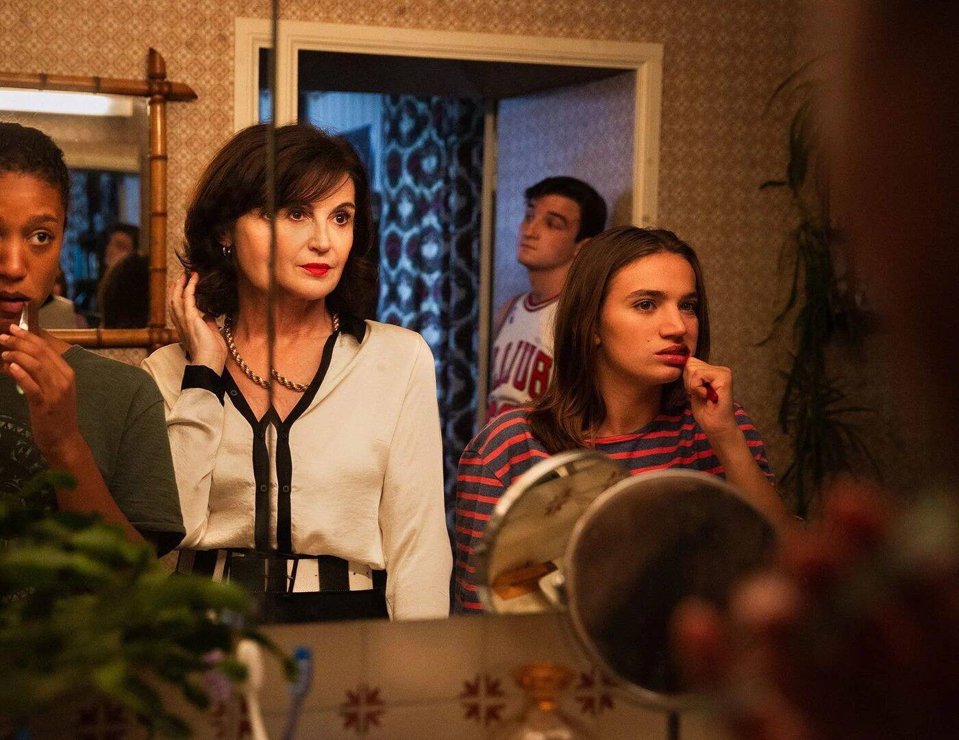 "Cassandre": saisissante plongée dans le quotidien d'une ado au sein d'une famille toxique avec Zabou Breitman et Billie Blain