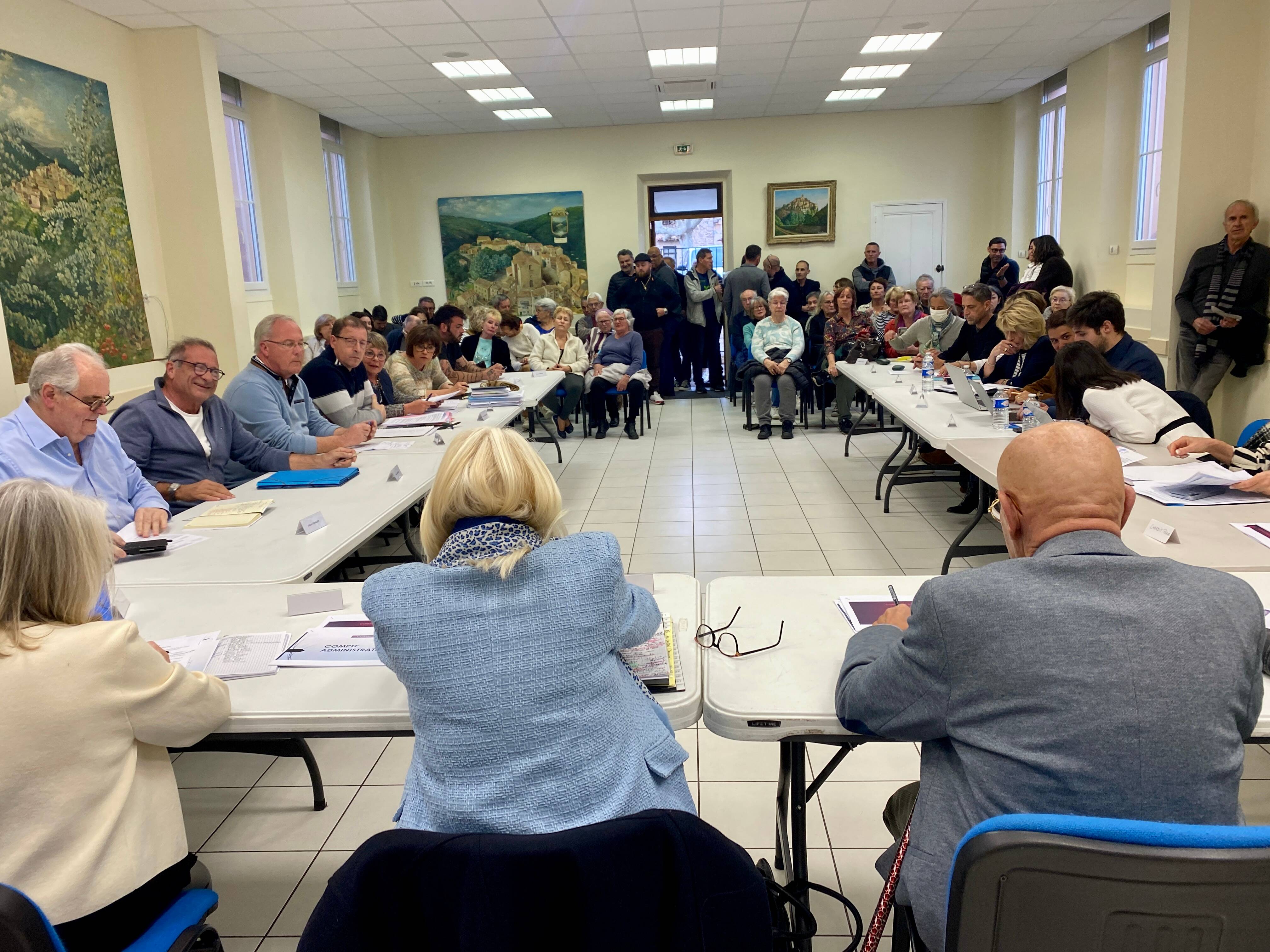 "Nous n'avons plus aucune confiance dans la maire": au sein du conseil municipal d'Auribeau-sur-Siagne la fracture est ouverte