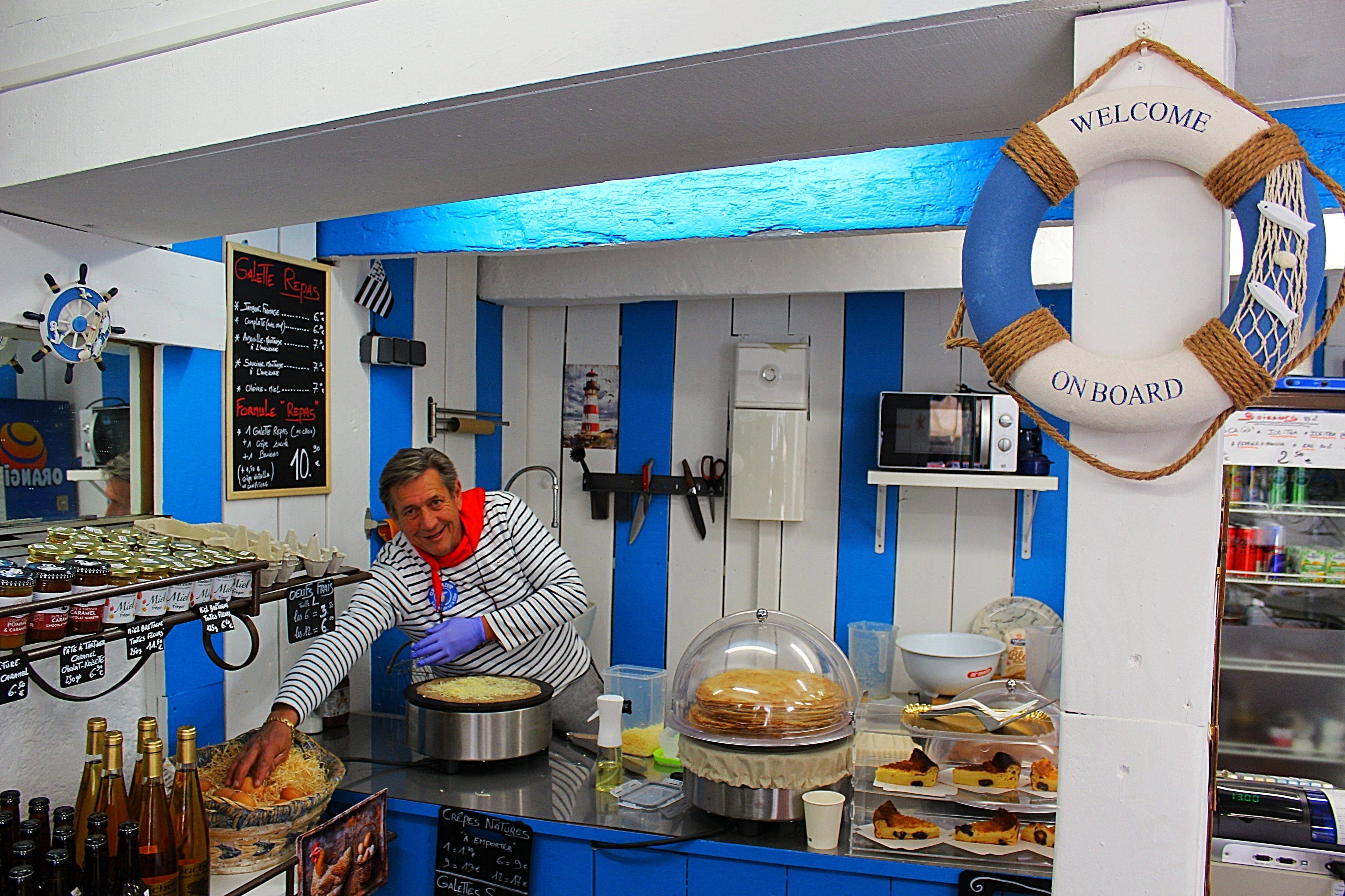 Ce Breton d'origine a tout plaqué pour ouvrir un resautant de crêpes près de Toulon