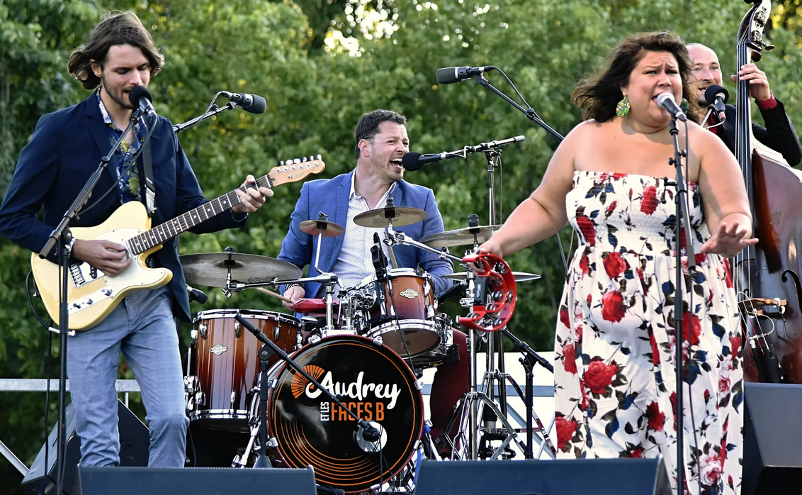 Audrey et les Faces B: le groupe de 11 artistes sur scène ce week-end à Cavalaire