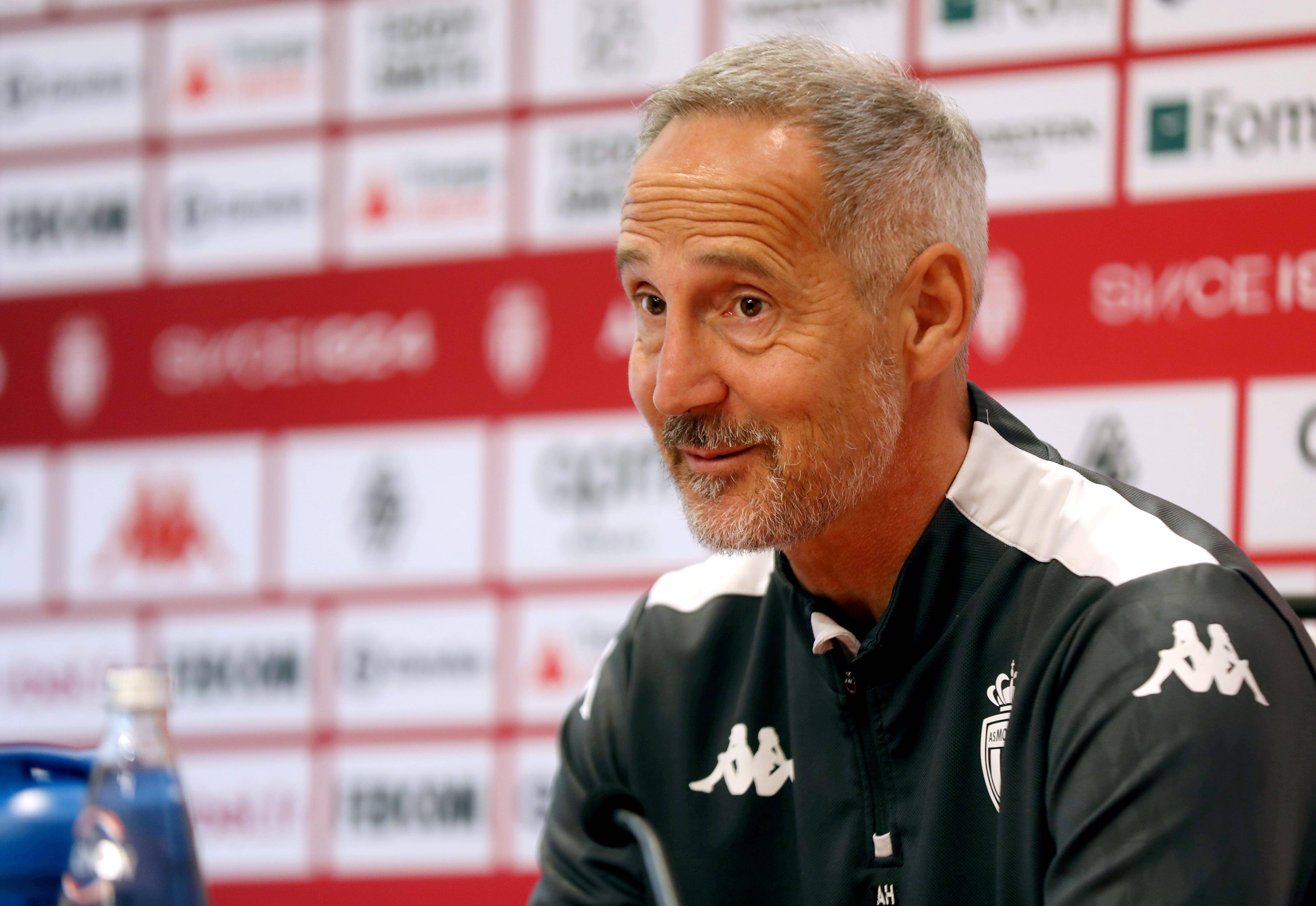 "Changer de gardien tous les deux matchs n'a pas de sens"... Adi Hütter maintient Philipp Köhn dans le but de l'AS Monaco pour le match contre Marseille