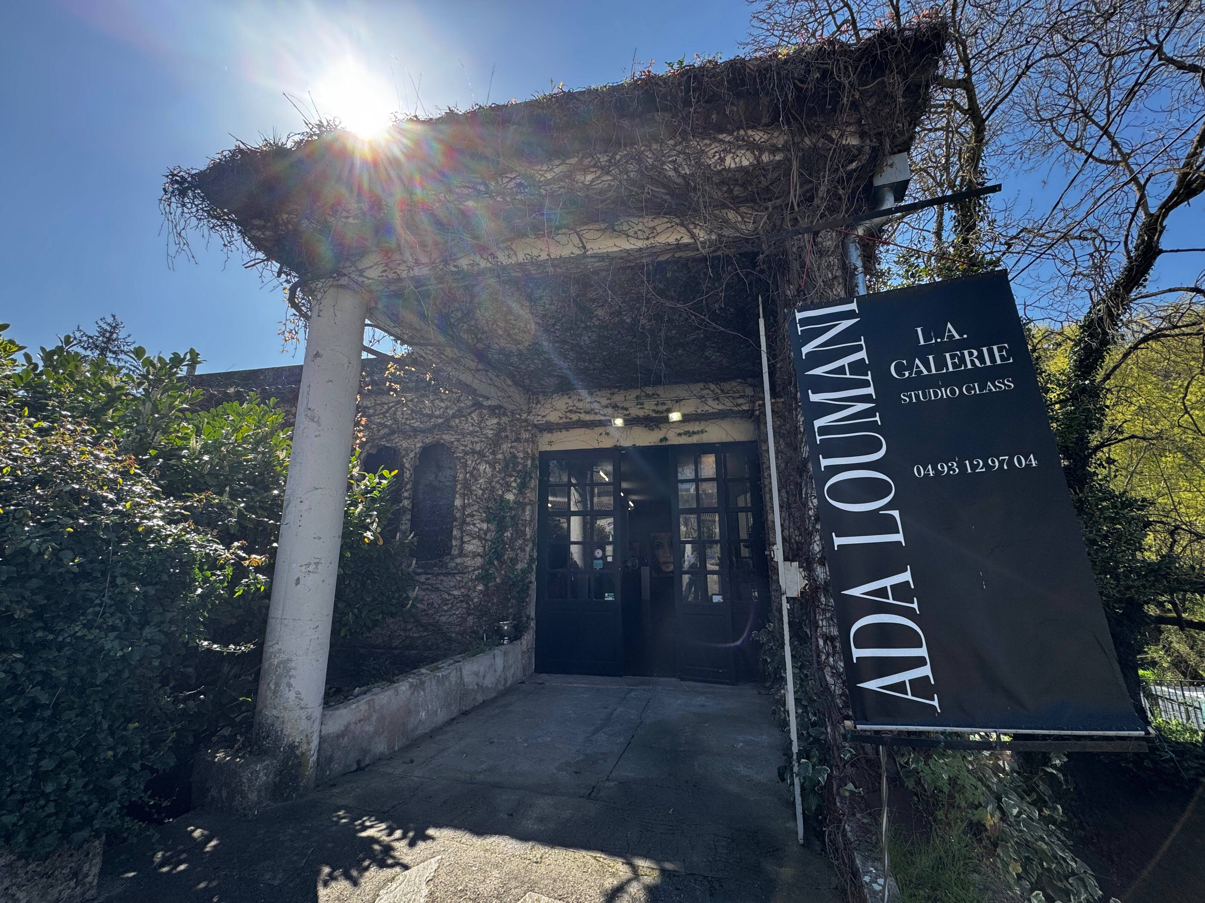 Rififi entre le célèbre verrier Ada Loumani et la Ville de Valbonne: on vous explique tout