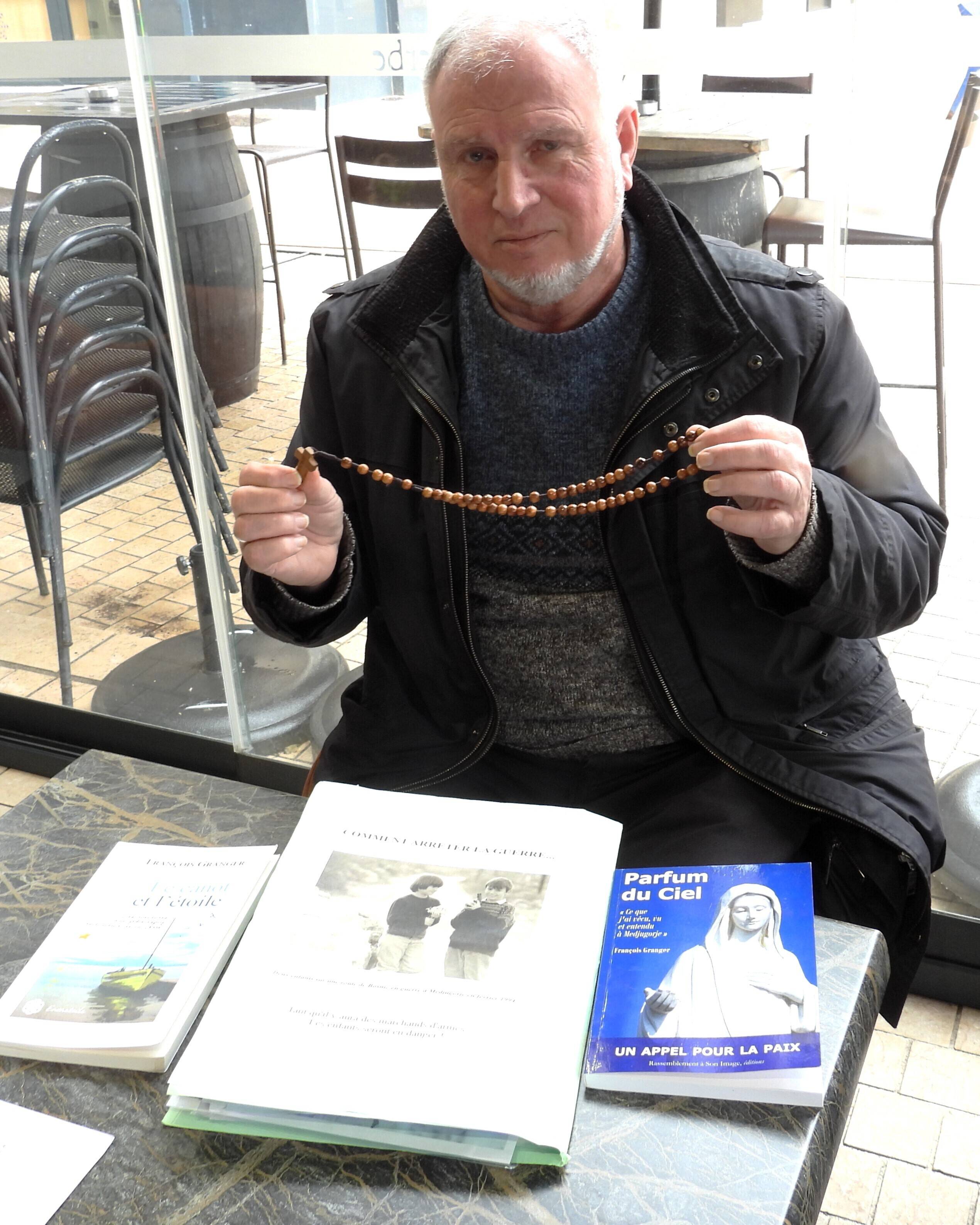 Saint-Maximin: de journaliste à auteur, il joue avec les mots et publie deux ouvrages