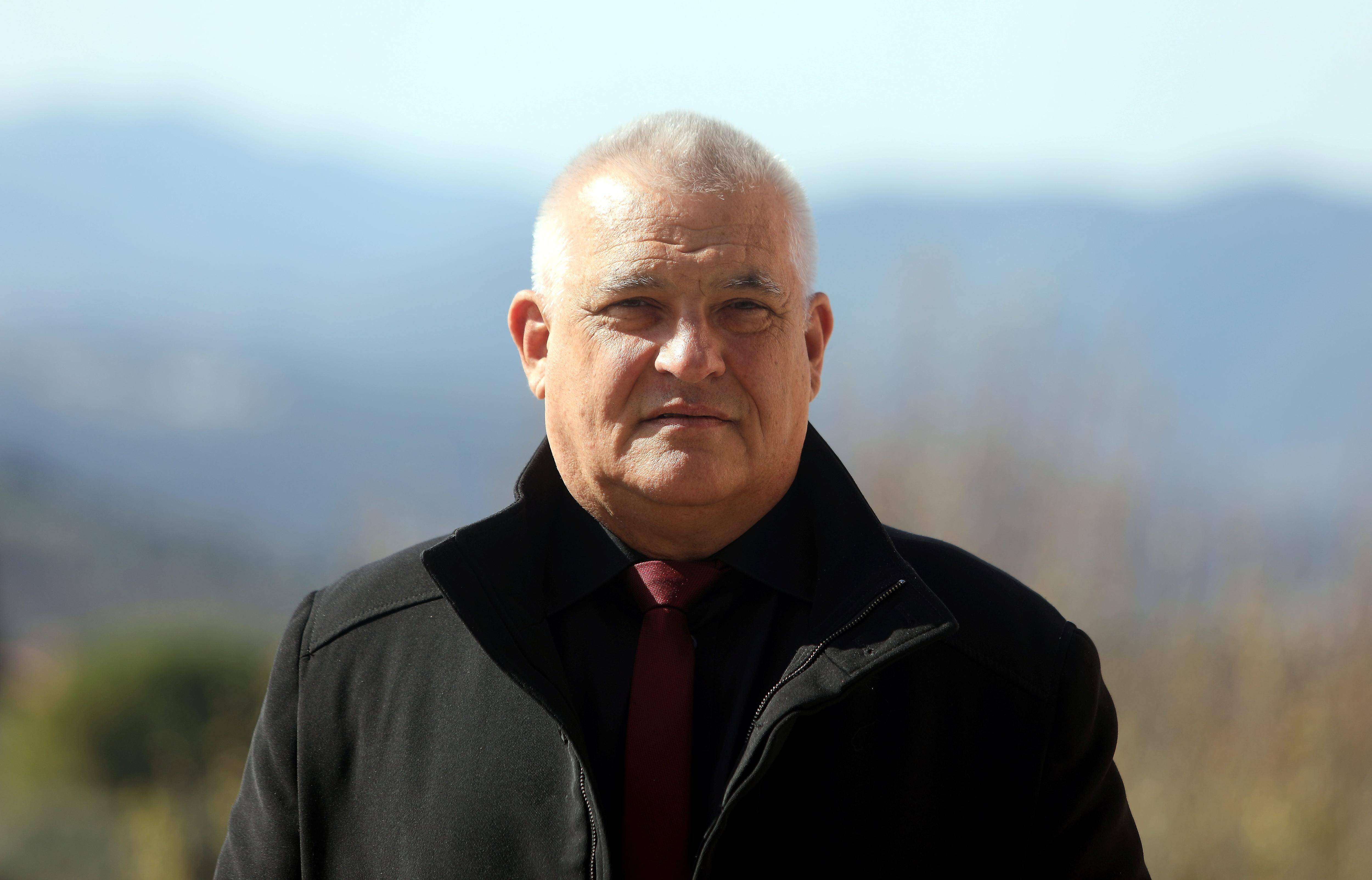 Le maire de Châteauneuf-Grasse prêt à "acheter le bâtiment" du centre pour mineurs isolés pour le faire fermer