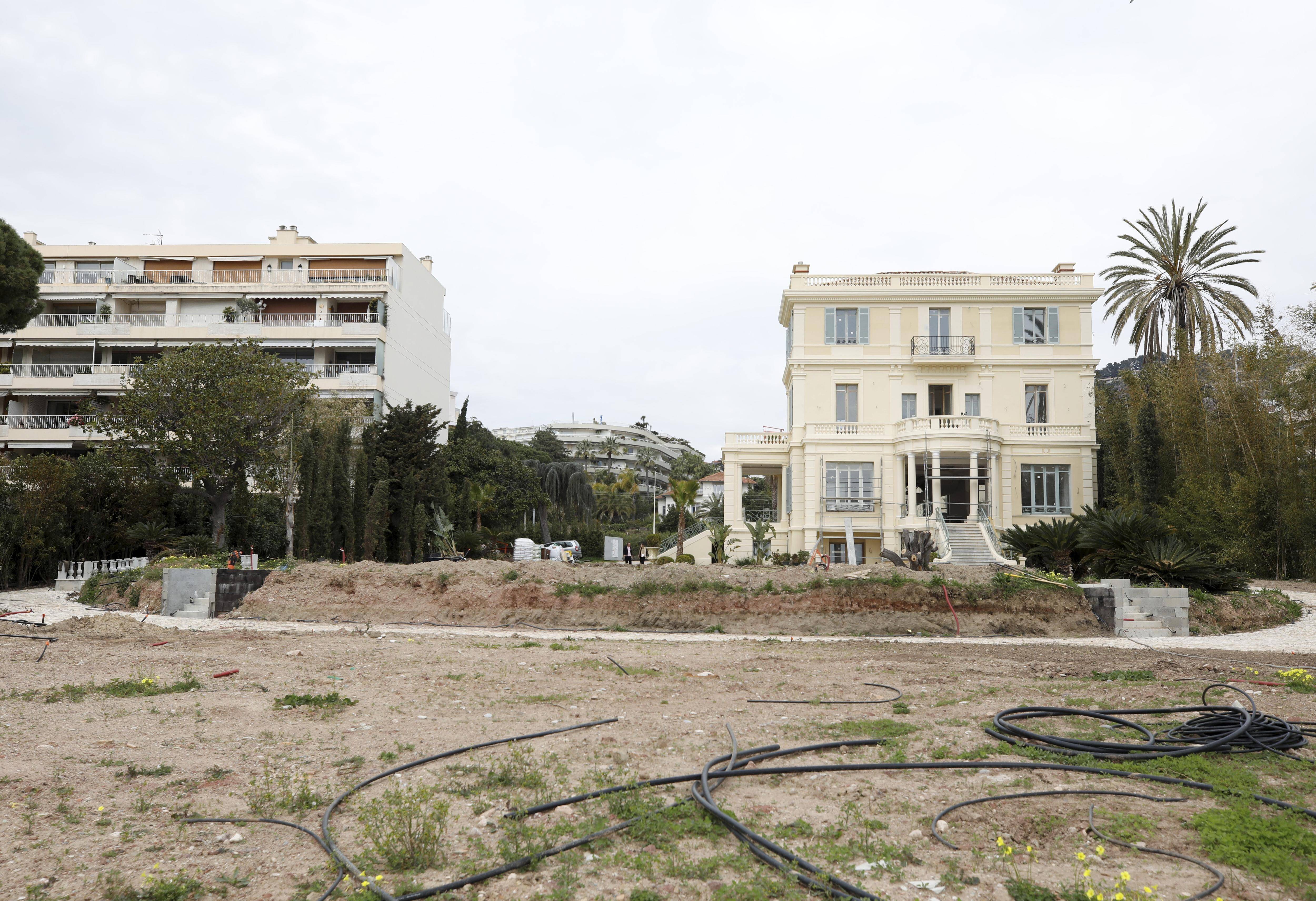 "C'était notre petit coin de paradis, c'est devenu un enfer": guerre des voisins autour d'une villa de luxe à Cannes