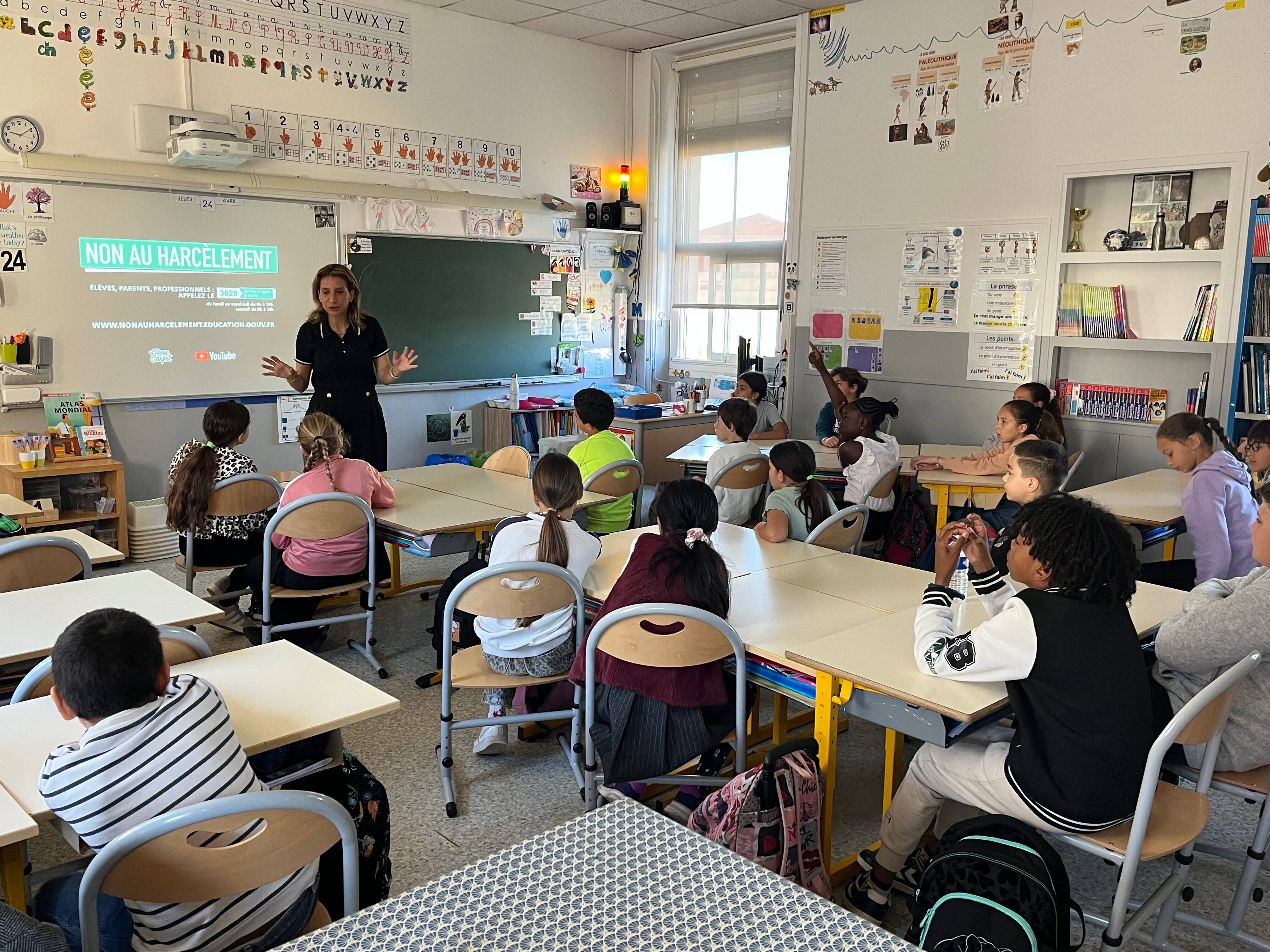 "Ce n'est pas parce qu'on est petit qu'on a des petits problèmes": à Cannes, les CM1 sensibilisés au harcèlement scolaire