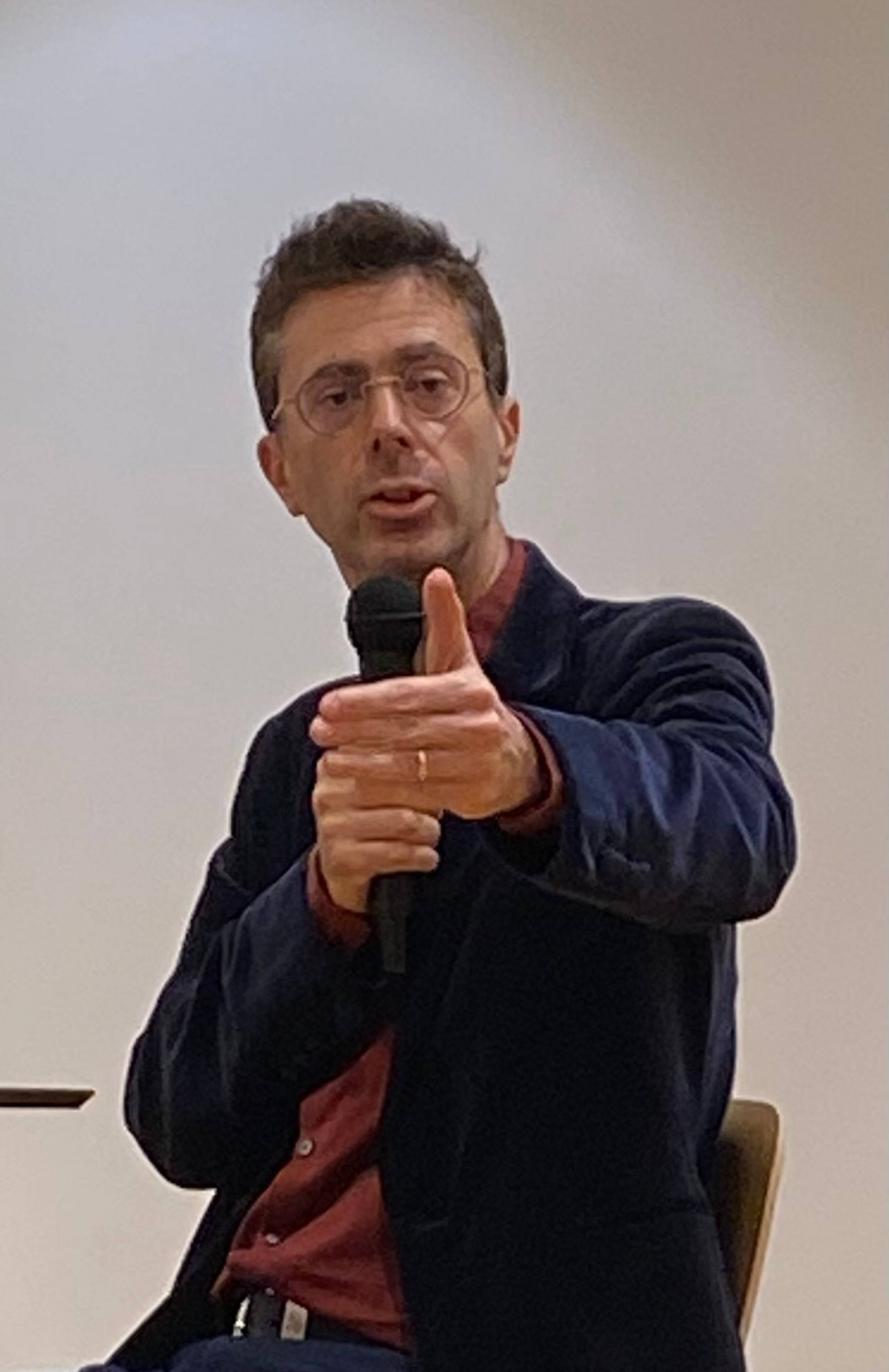 "Il faut arrêter d’avoir peur de tout et de se protéger en légiférant à tout-va": les propositions de l’économiste Nicolas Bouzou pour redresser le pays