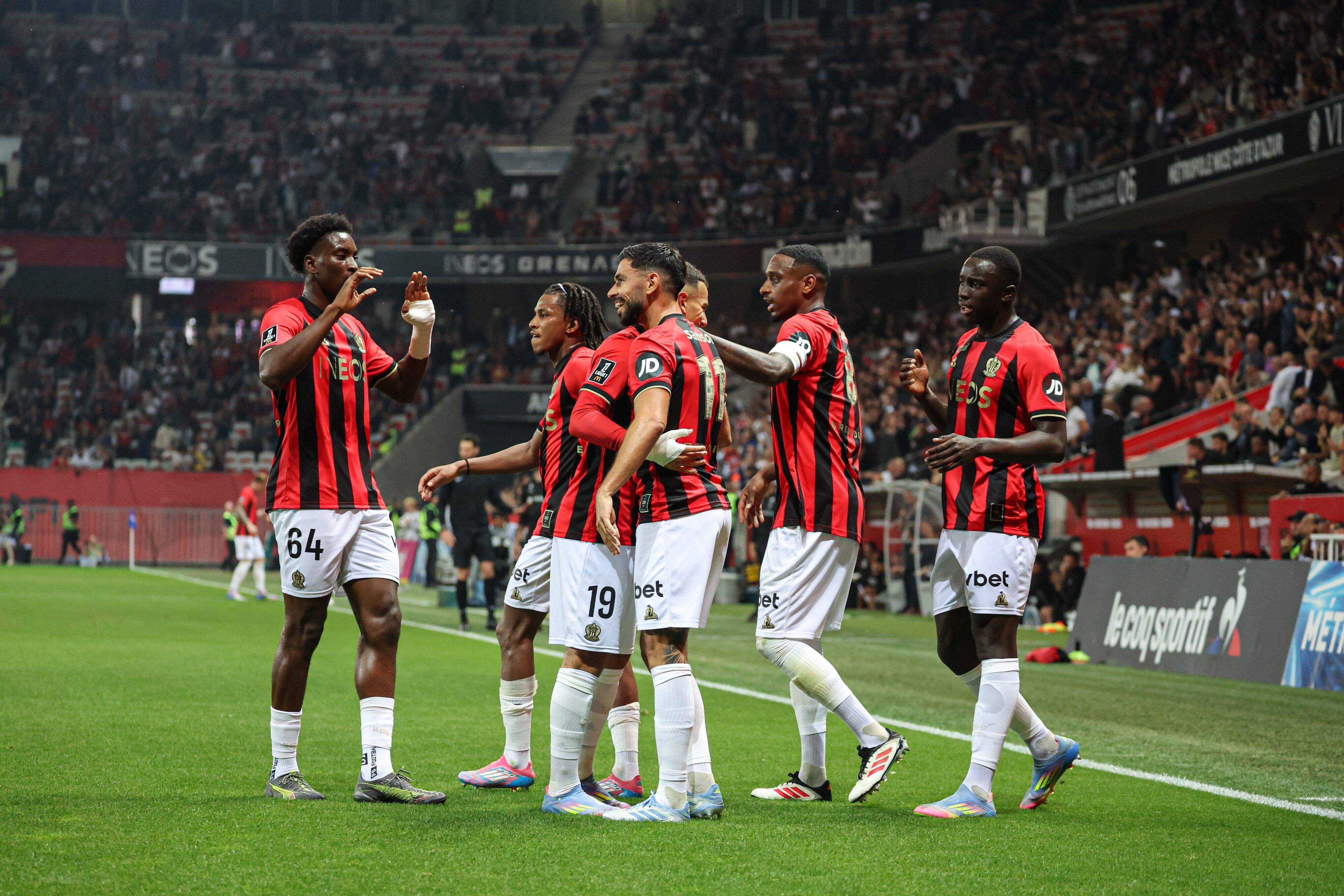 Nice s'impose face à Reims et monte provisoirement sur le podium de Ligue 1