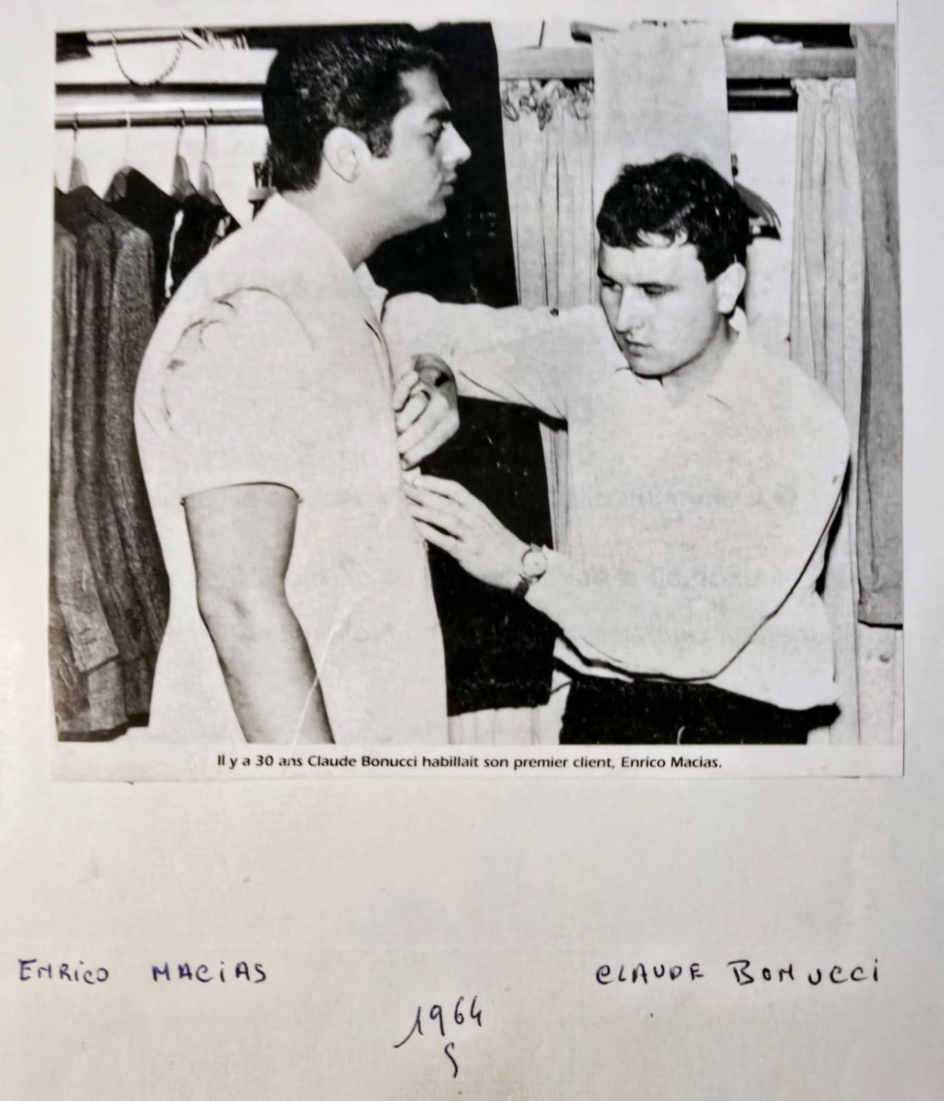 "Ça a été mon premier client célèbre!": avant le concert d'Enrico Macias, le tailleur cannois Claude Bonucci revient sur sa rencontre avec l'artiste