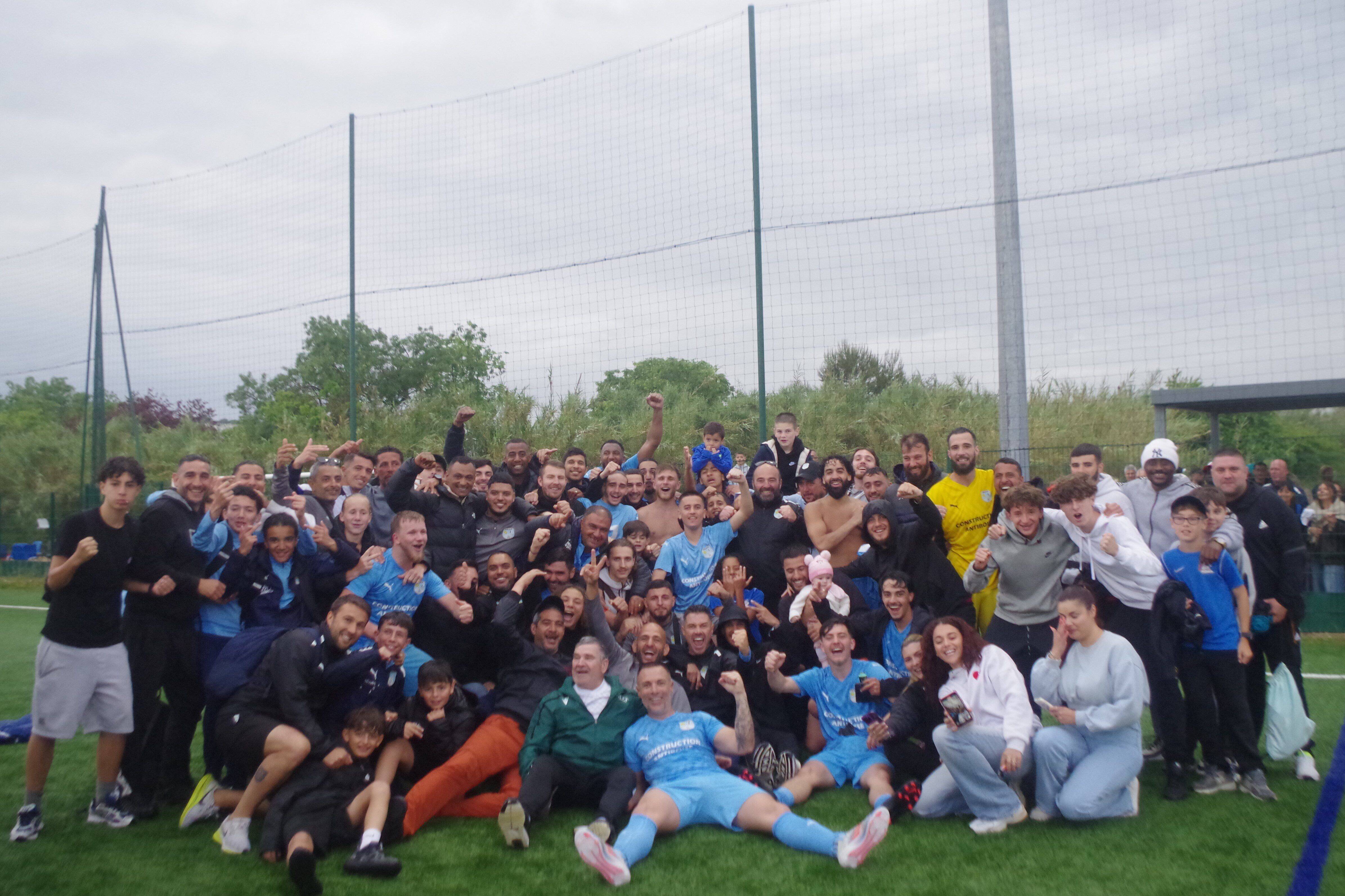 "C'est le plus beau cadeau qu'on pouvait espérer": enfin sacré, le CDJ Antibes grimpe en Régional 3