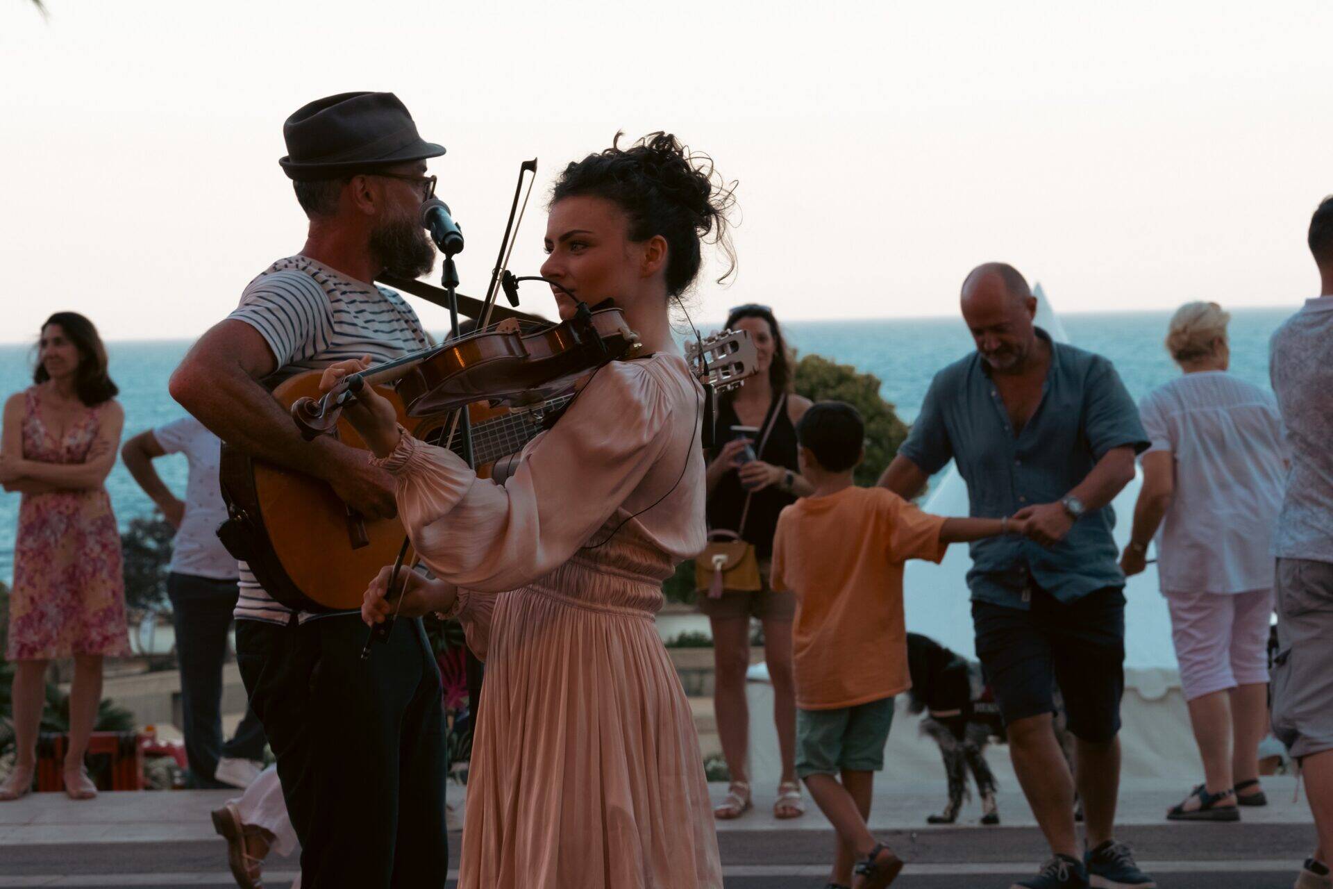 Voulez-vous danser en mode guinguette à Nice et Antibes?