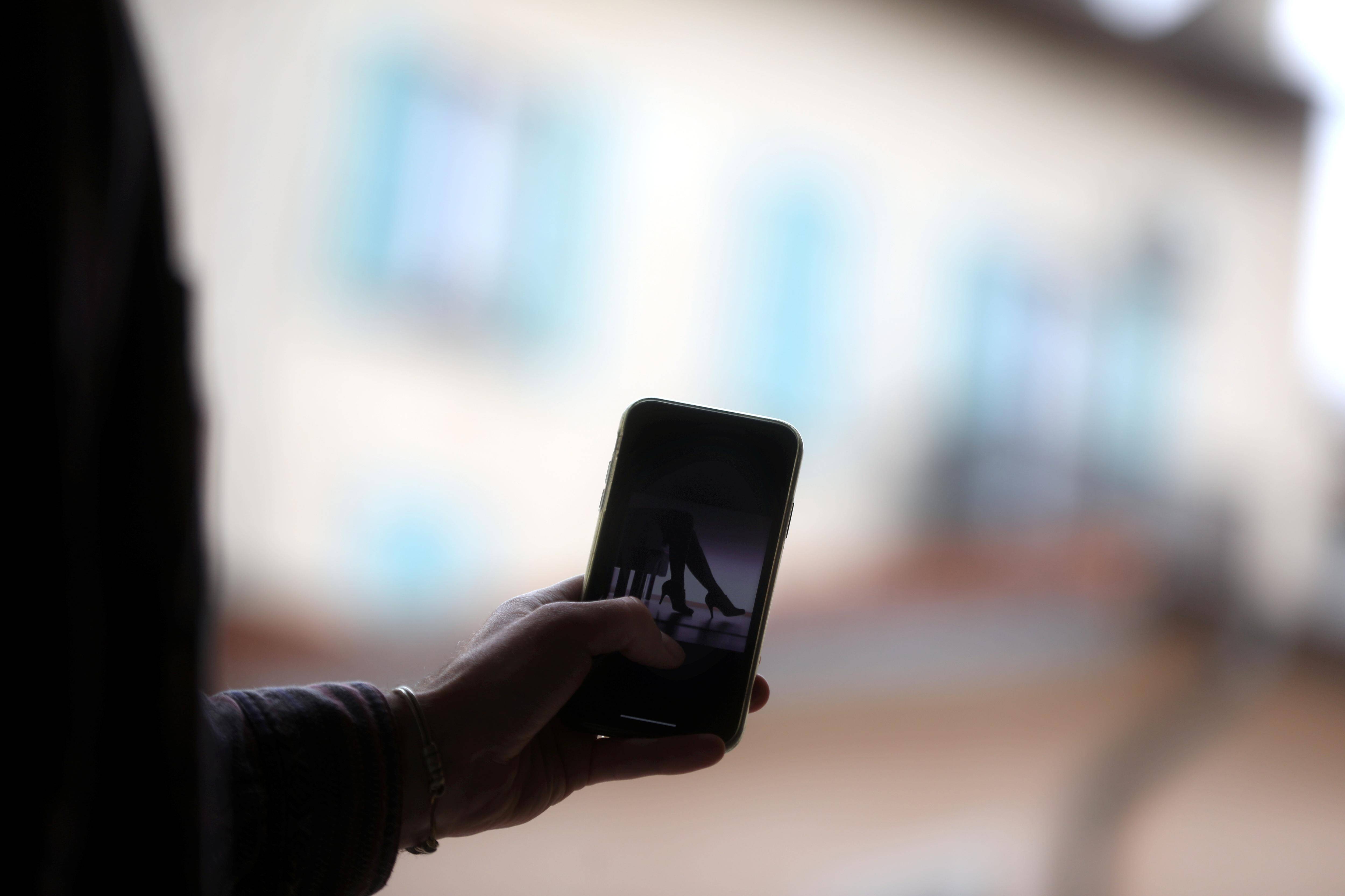 "Un dossier qui ne me laisse pas de marbre": une femme condamnée pour avoir hébergé une mineure en fugue se livrant à la prostitution