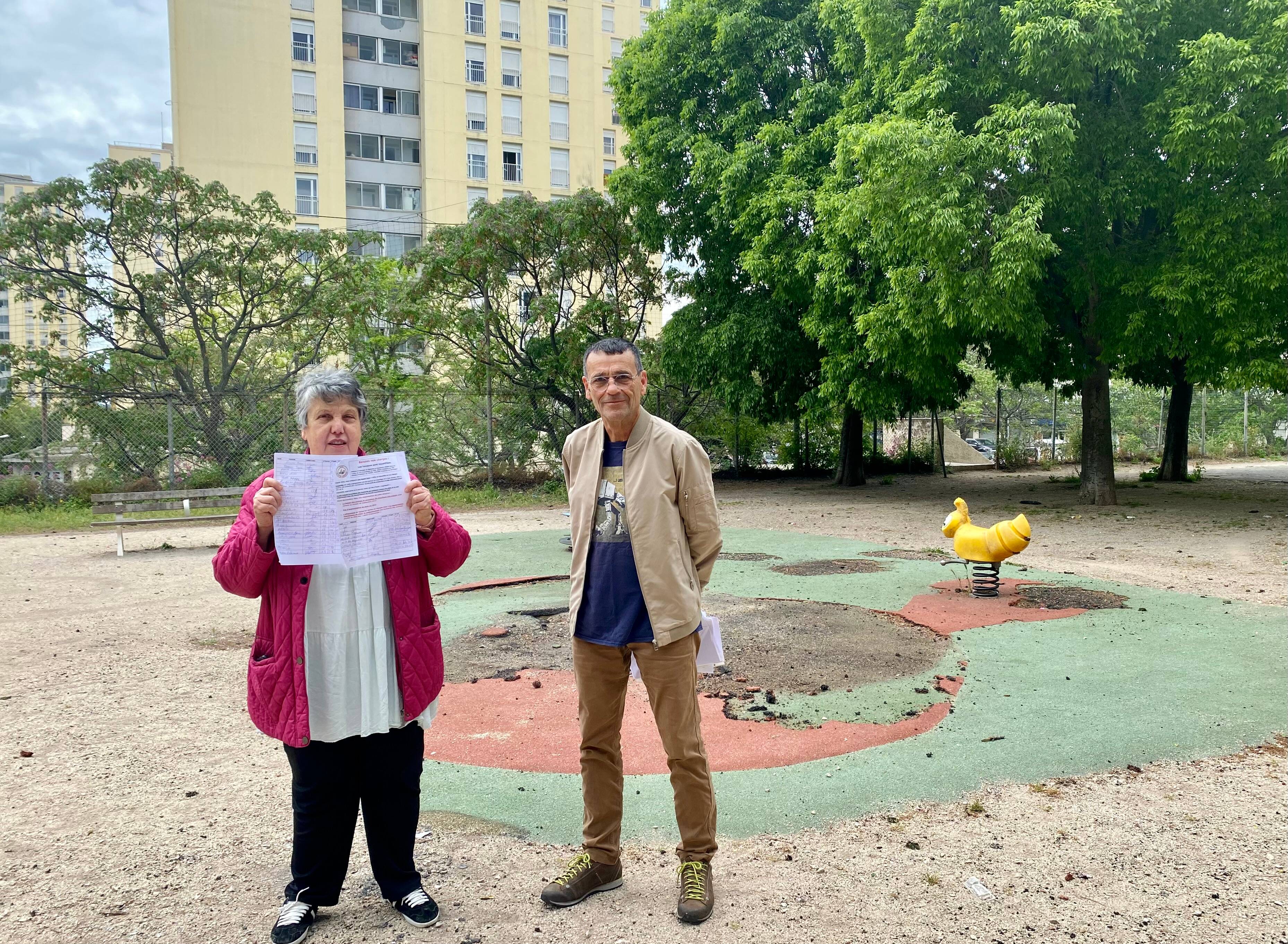 Cri du coeur des habitants de la Beaucaire à Toulon: "Les gens en ont marre de vivre dans ces conditions"