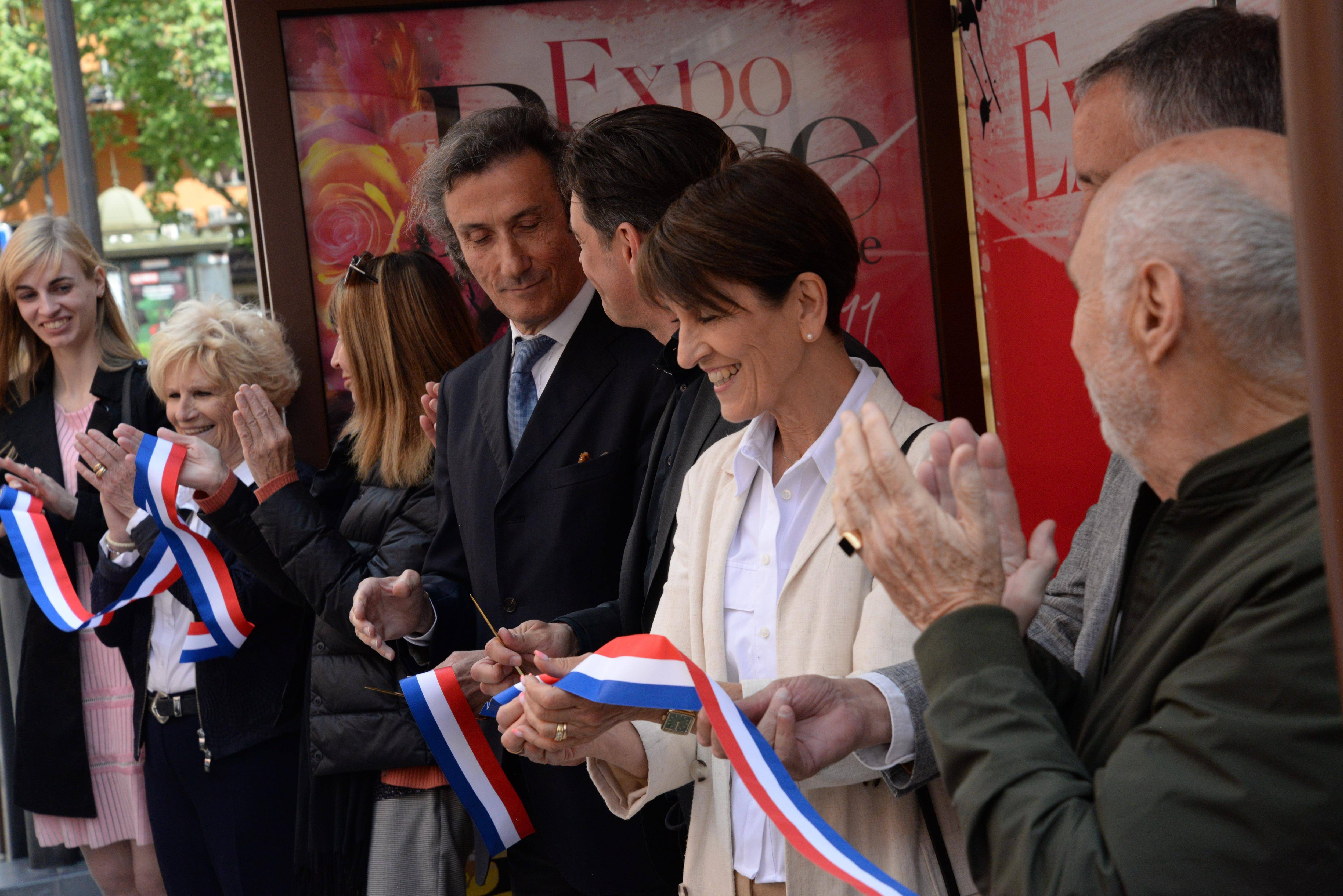 Grasse inaugure un abribus olfactif et c'est une première en France