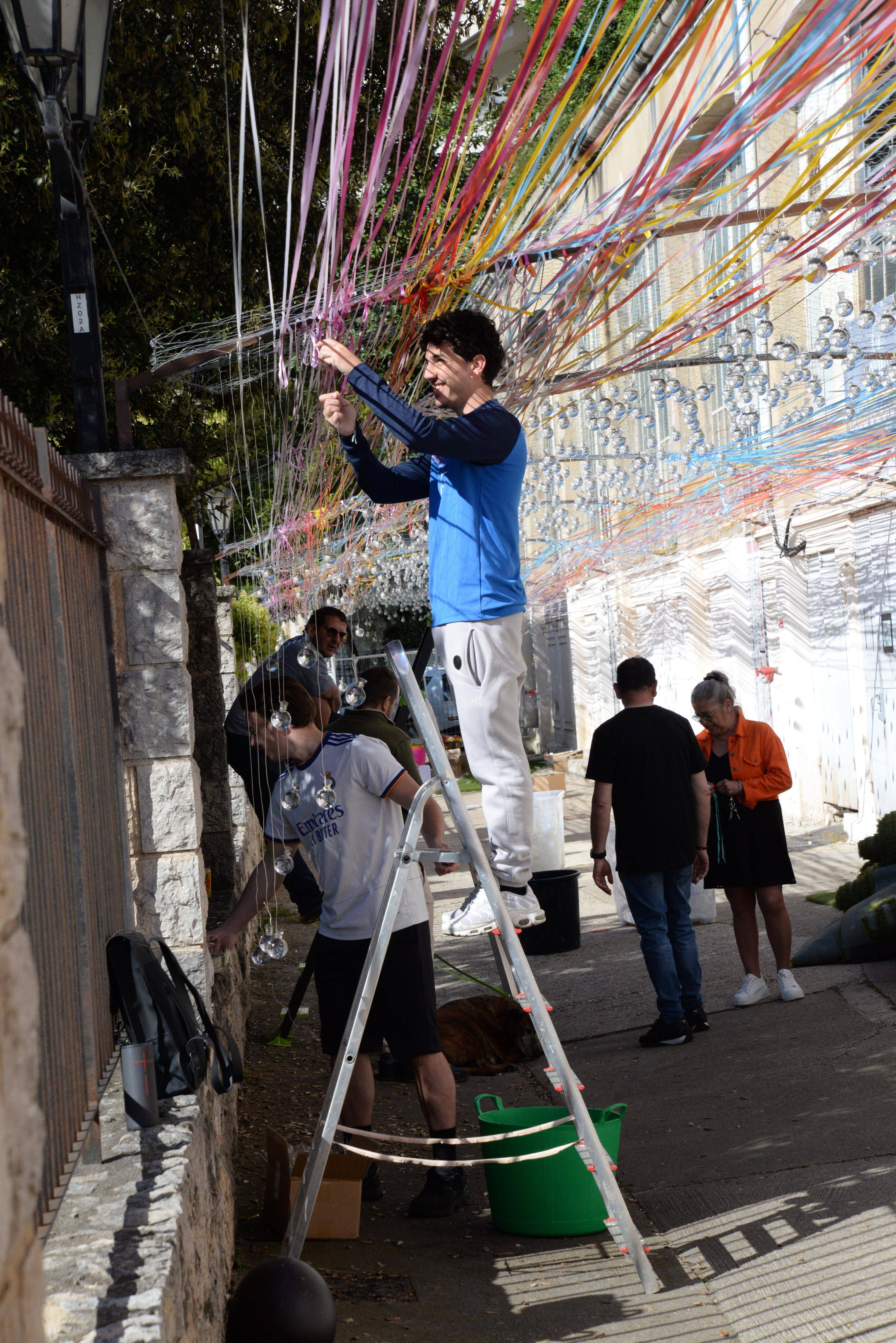 "On a fait une pause de 3h à 5h du matin": si Exporose refleurit chaque année à Grasse, c'est grâce à un étonnant travail d'équipe