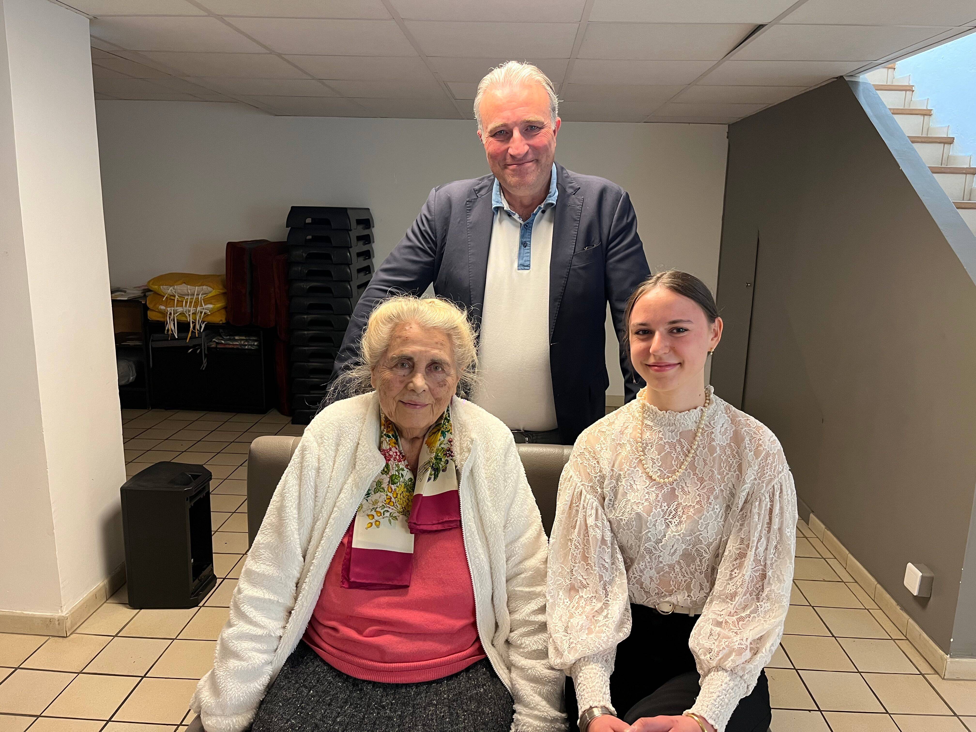 "C'est un vrai petit ange, je n'aurais pas pu rêver mieux" : à Cannes, une association développe la cohabitation entre les jeunes et les seniors