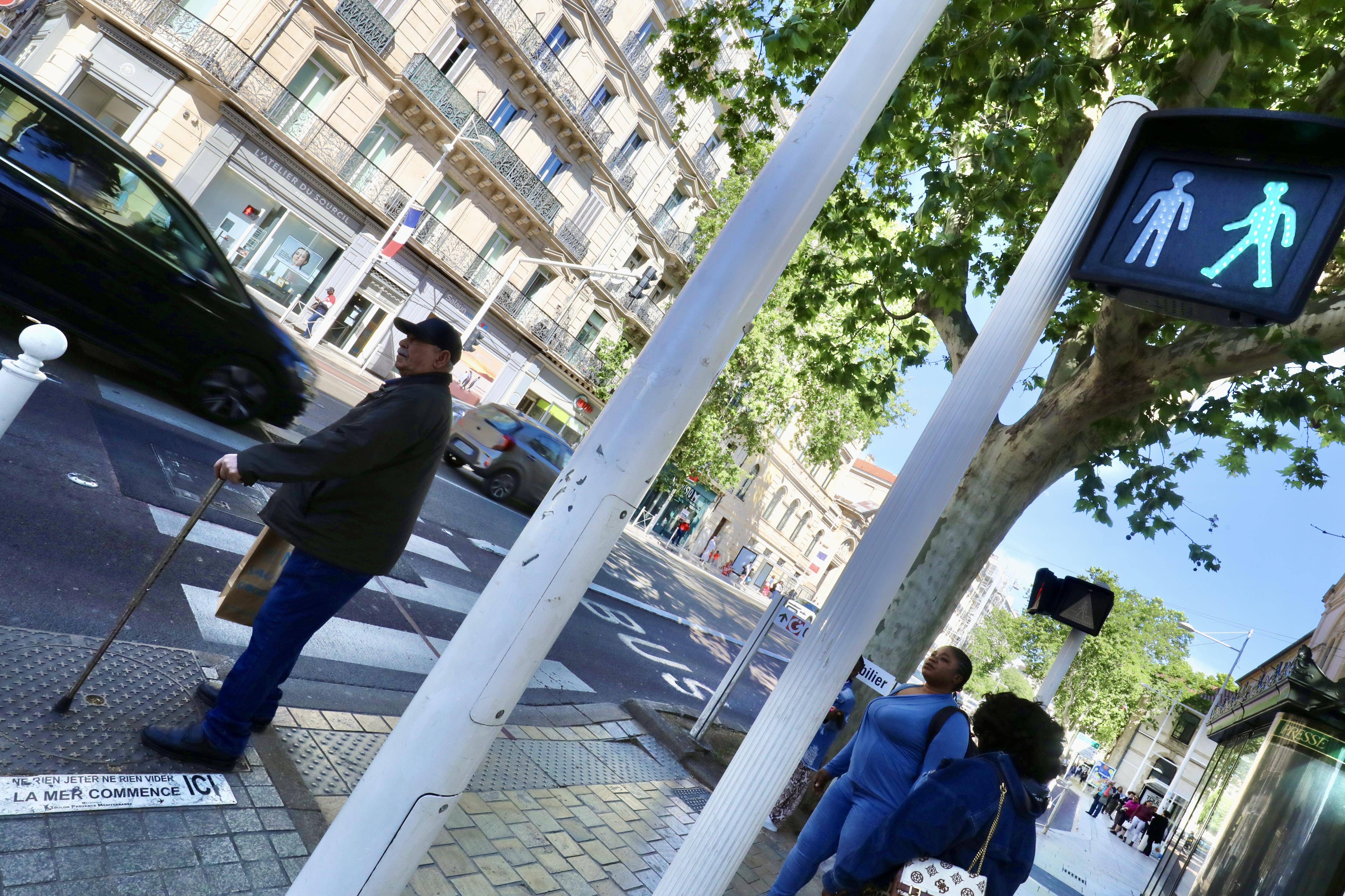 "C'est non seulement dangereux mais également stressant": des feux piétons trop courts sur le boulevard de Strasbourg à Toulon?