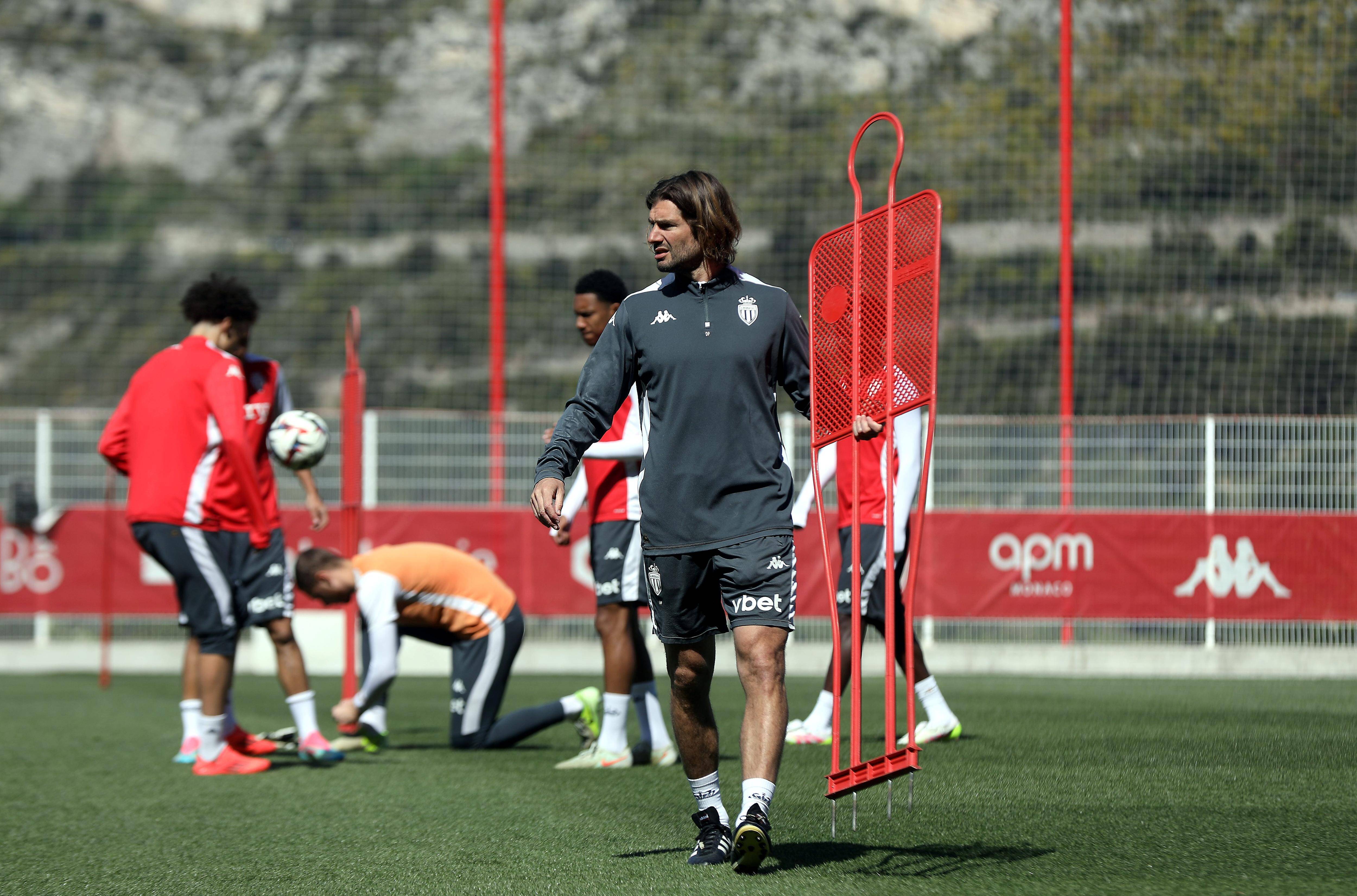 "On le sentait déjà très impliqué dans son métier": Damien Perrinelle, l'adjoint patient et appliqué d'Adi Hütter à l'AS Monaco
