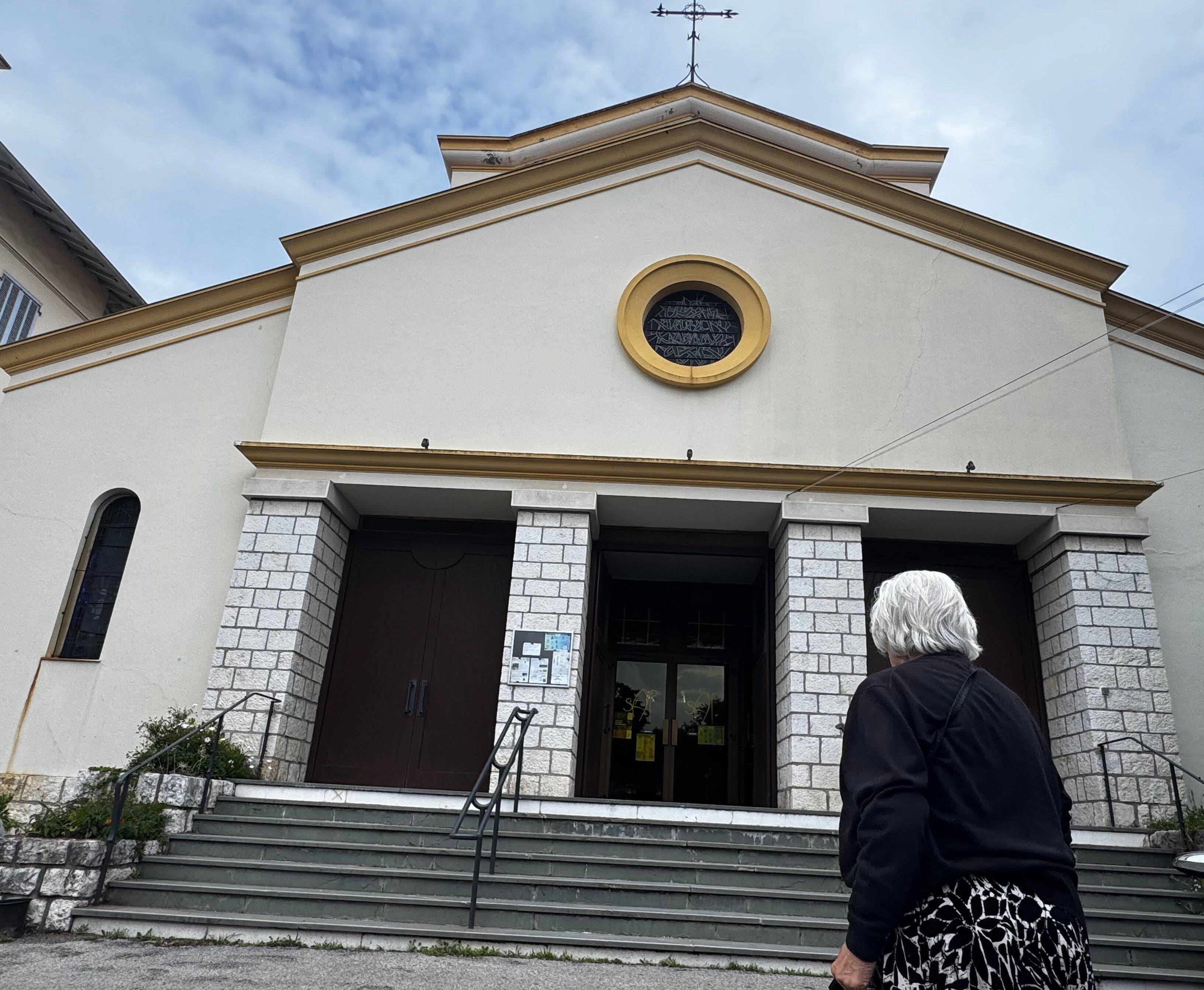 "Il est génial", "rayonnant"... des fidèles azuréens réagissent à l'élection du pape Léon XIV